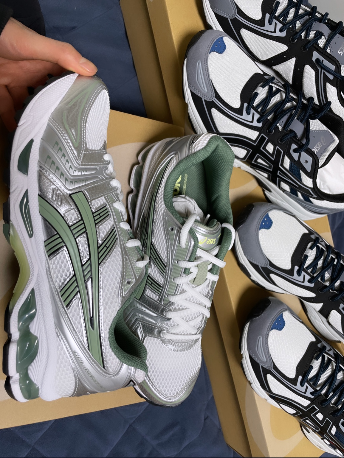 Asics Gel-Venture 6 SPS Glacier Grey, Asics Gel-Kayano 14 White Slate Grey 착용 스타일
