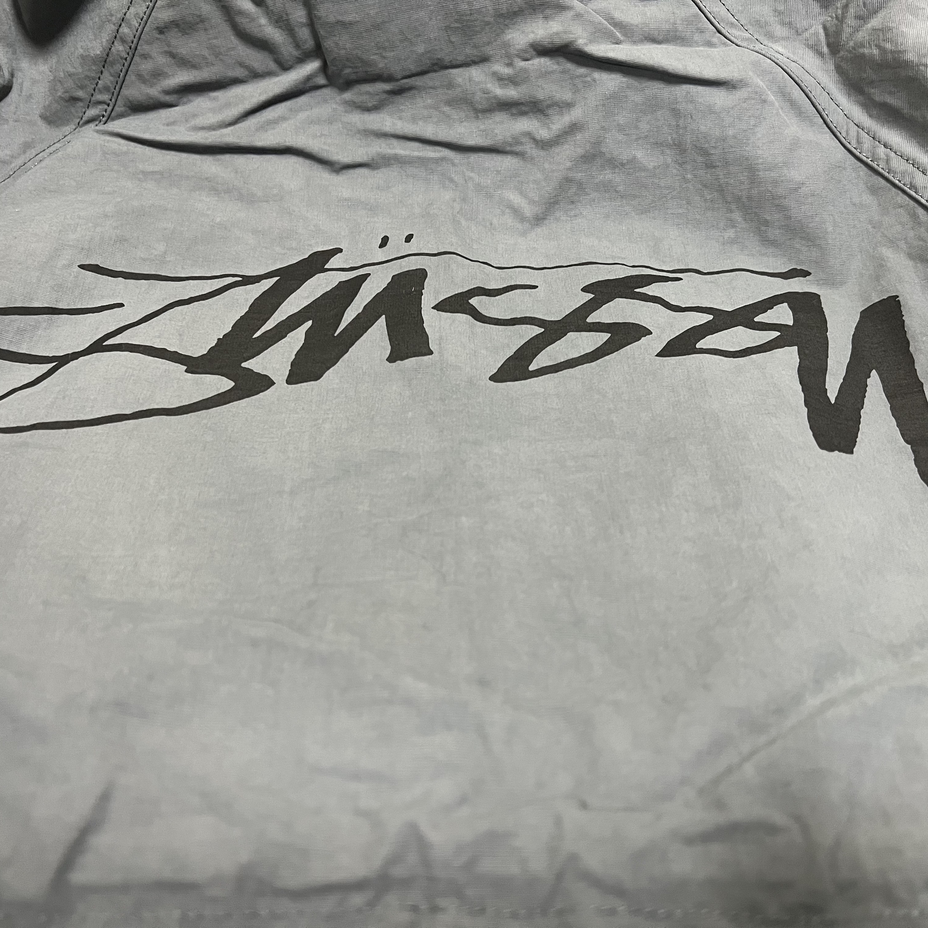 Stussy Wave Dye Beach Shell Jacket Grey 착용 스타일 - 2