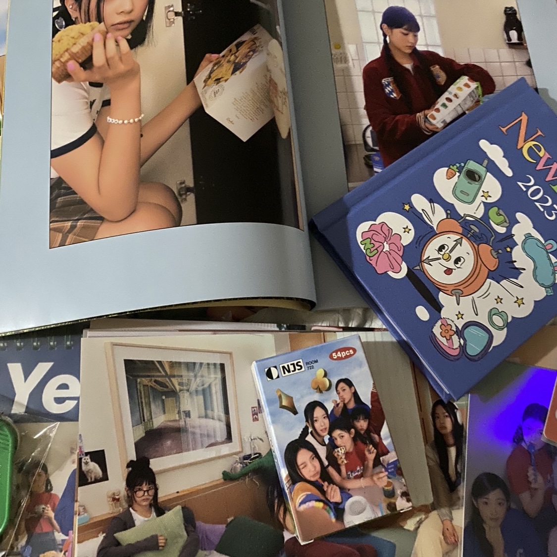 NewJeans Welcome to Room 722 Season’s Greetings 2023 착용 스타일 - 2