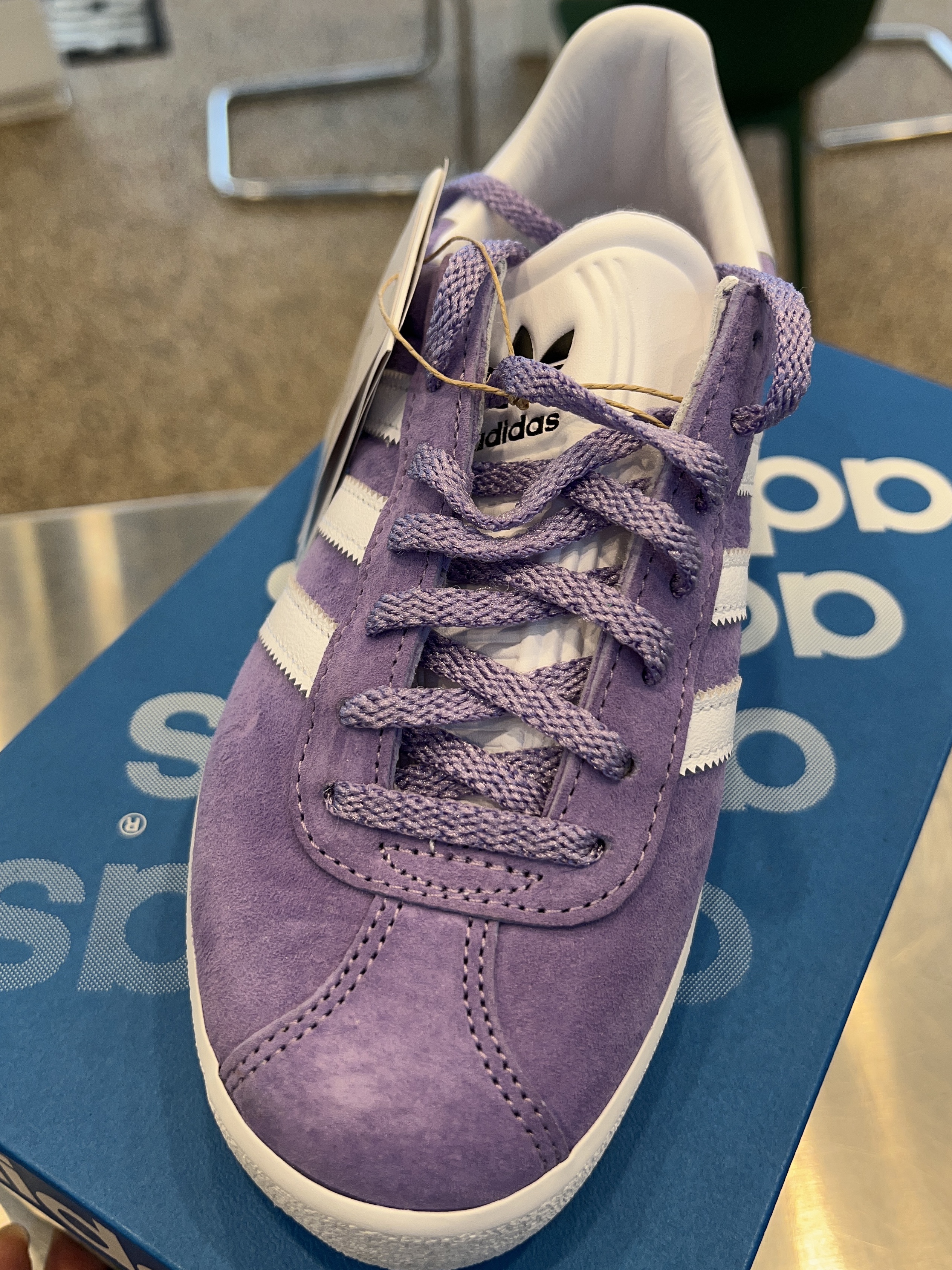Adidas Gazelle 85 Magic Lilac Cloud White 착용 스타일