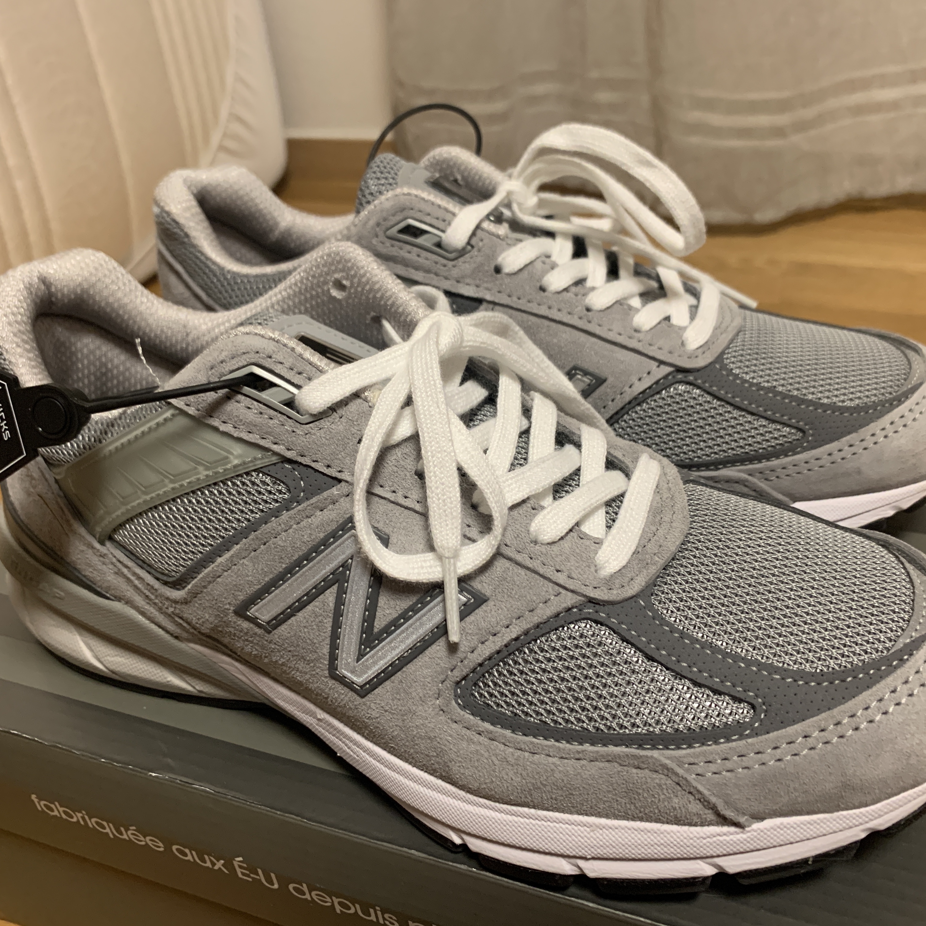 New Balance 990v5 Made in USA Grey - D Standard 착용 스타일 - 1