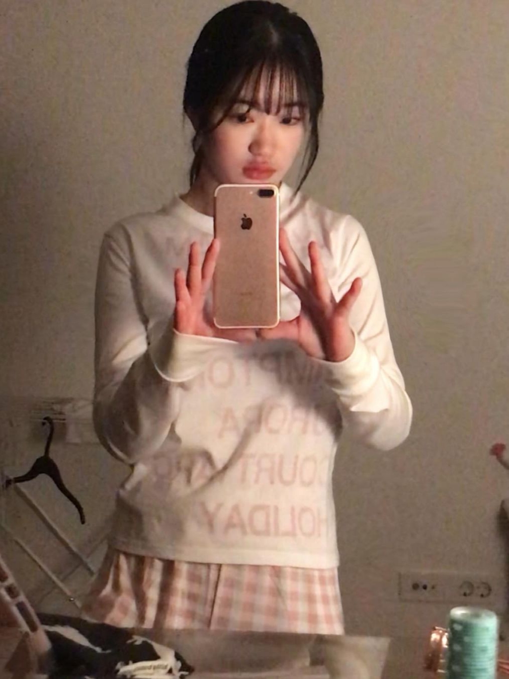 [KREAM 단독] Safarispot Women 1/2 Highway Inn LS T-Shirt White Red 착용 스타일 - 1
