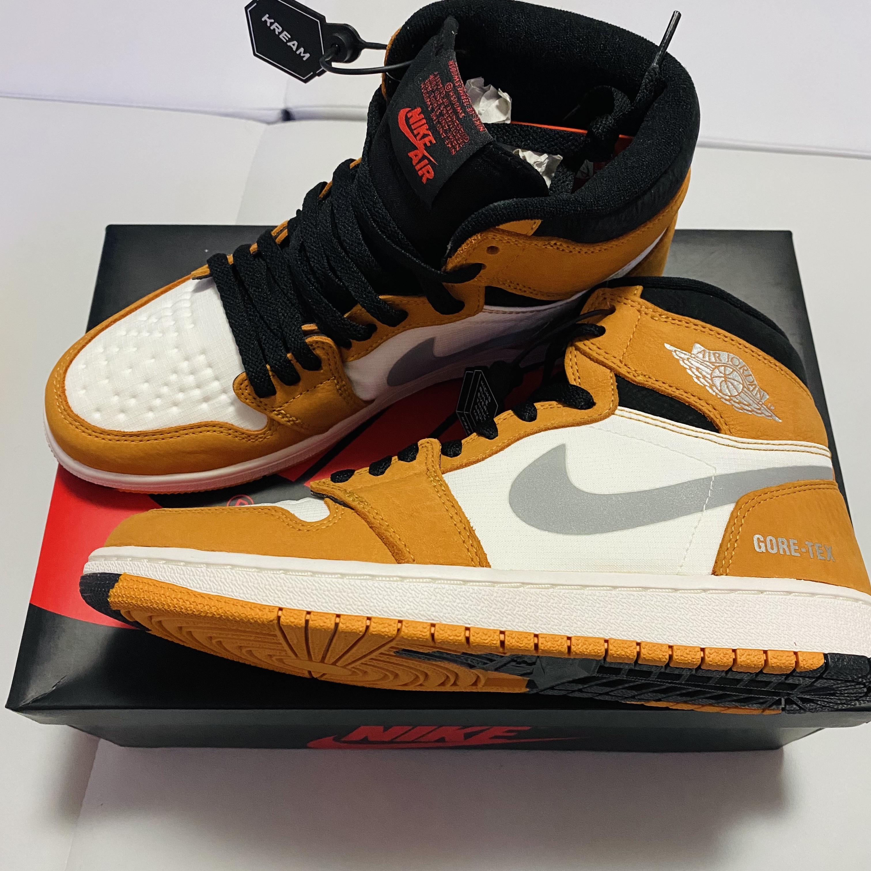 Jordan 1 Element Gore-Tex Light Curry 착용 스타일