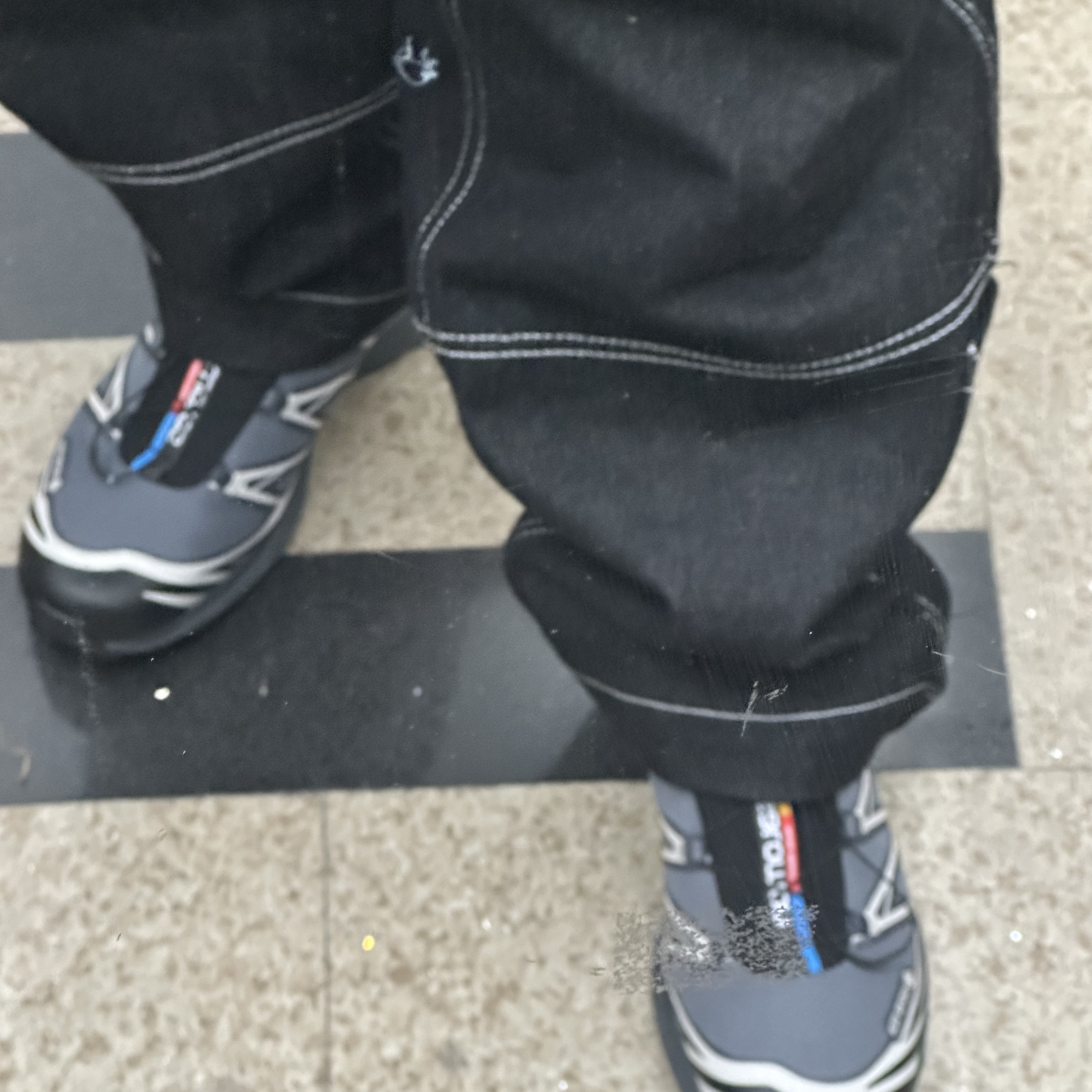 Salomon XT-6 Gore-Tex Black Ebony 착용 스타일 - 2