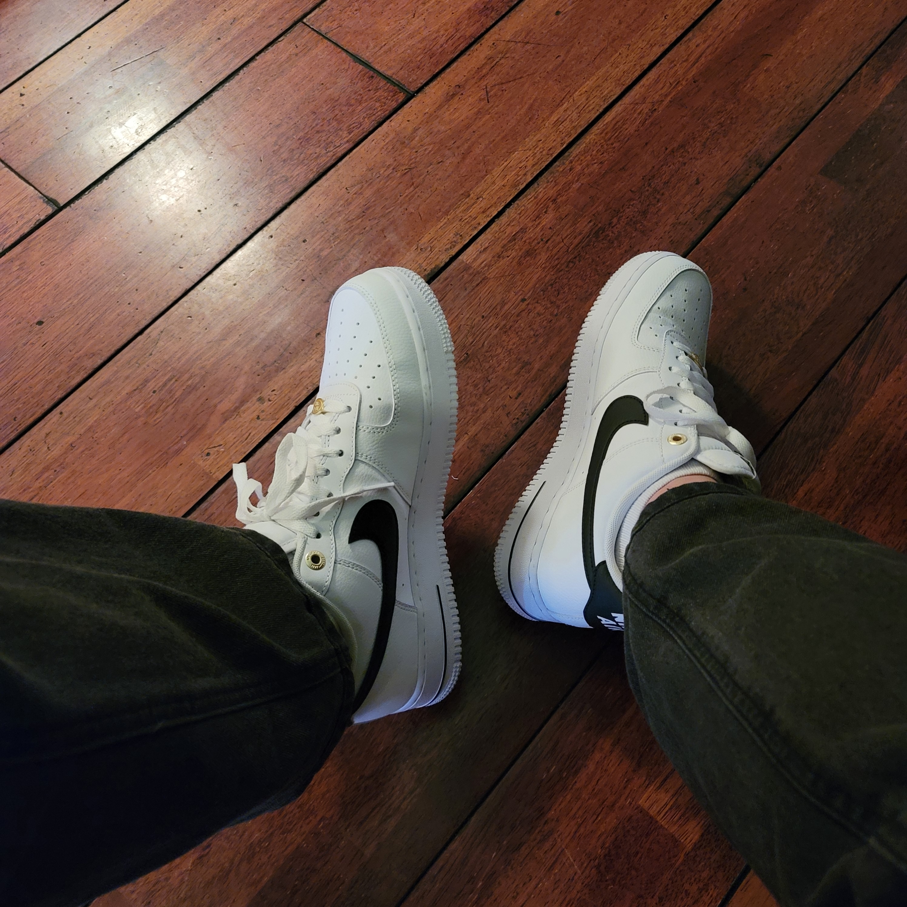 Nike Air Force 1 '07 LV8 40th Anniversary Join Forces White Black 착용 스타일