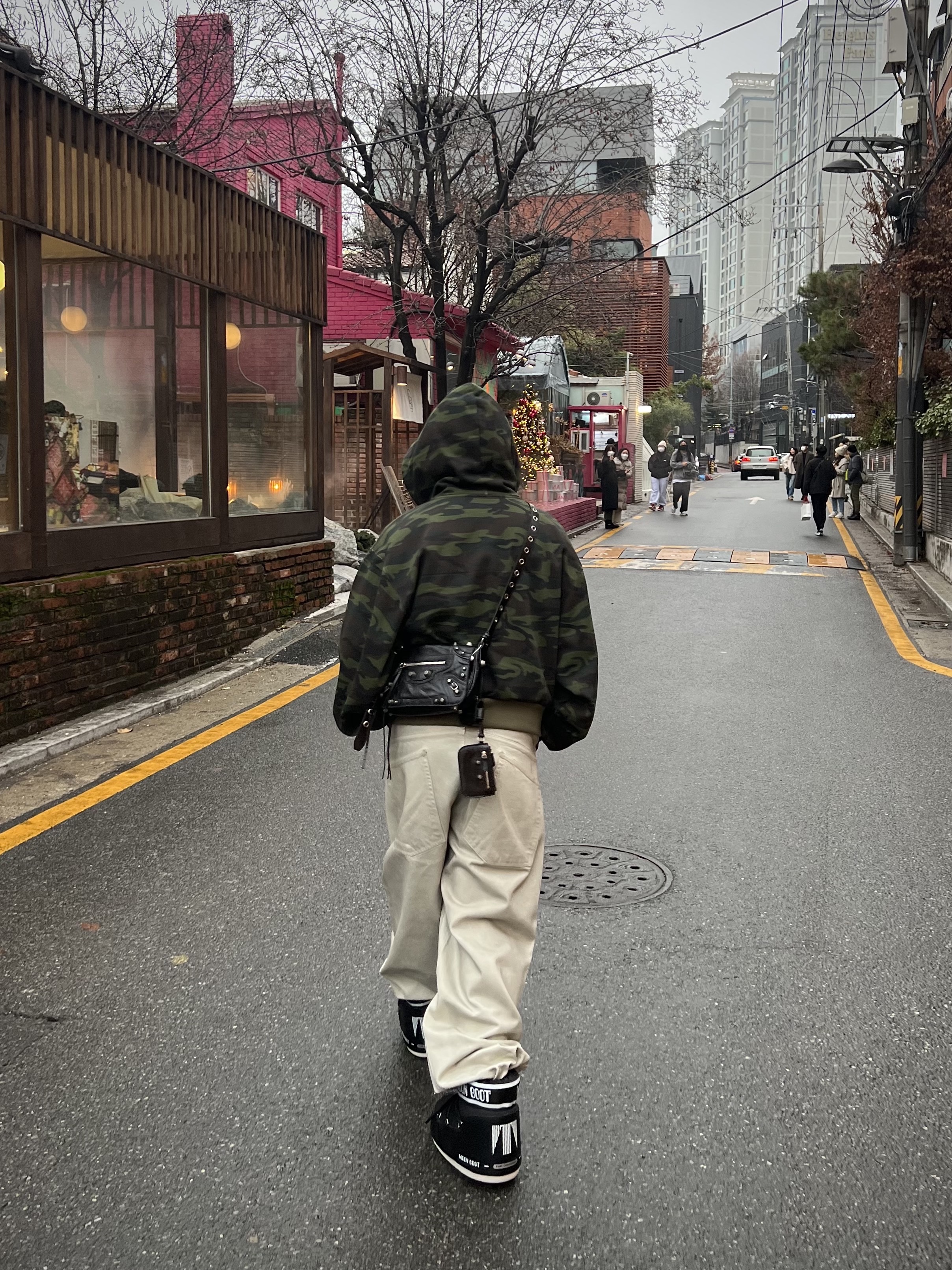 (W) Moon Boot Icon Low Nylon Boots Black 착용 스타일 - 4