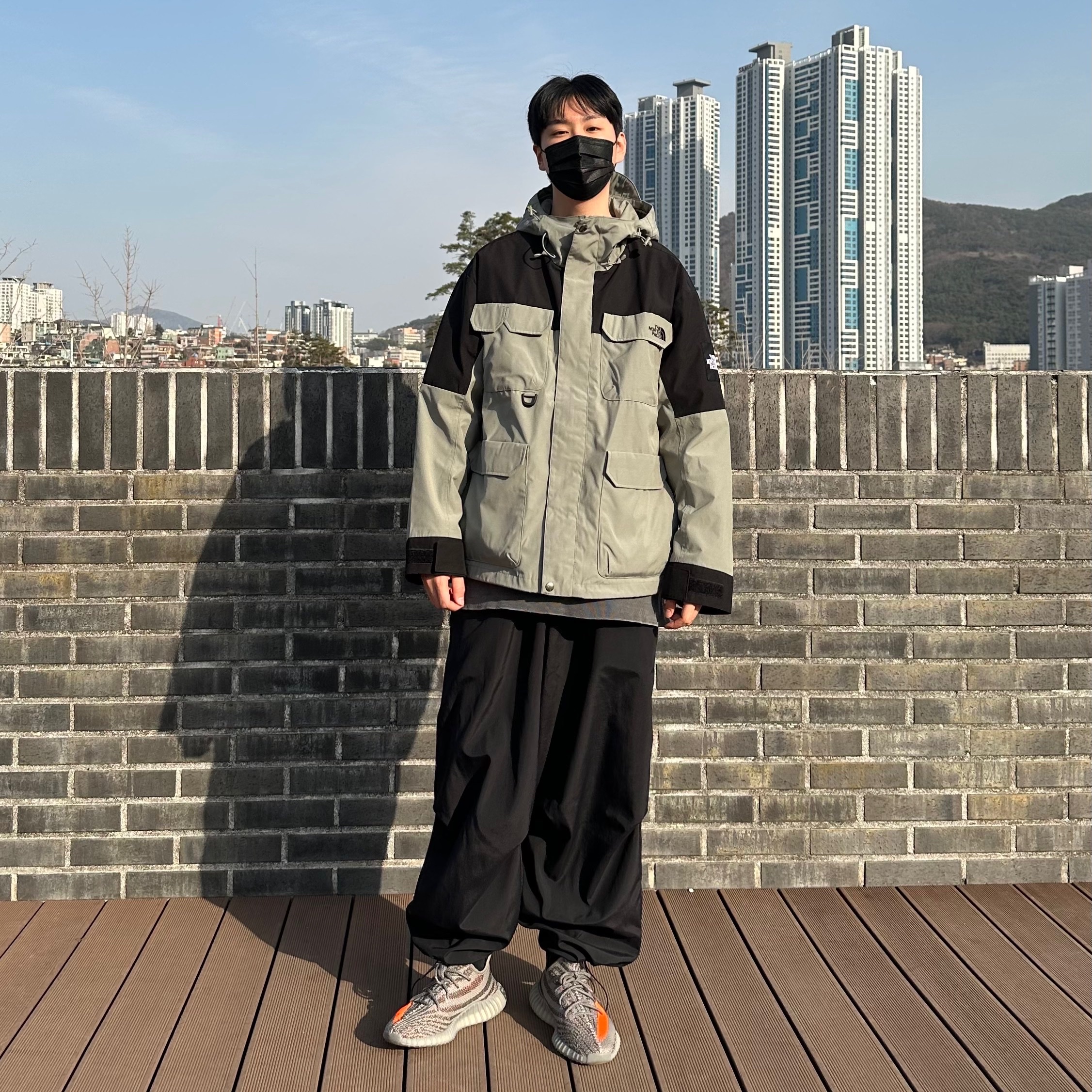 Adidas Yeezy Boost 350 V2 Beluga - Reflective 착용 스타일 - 2