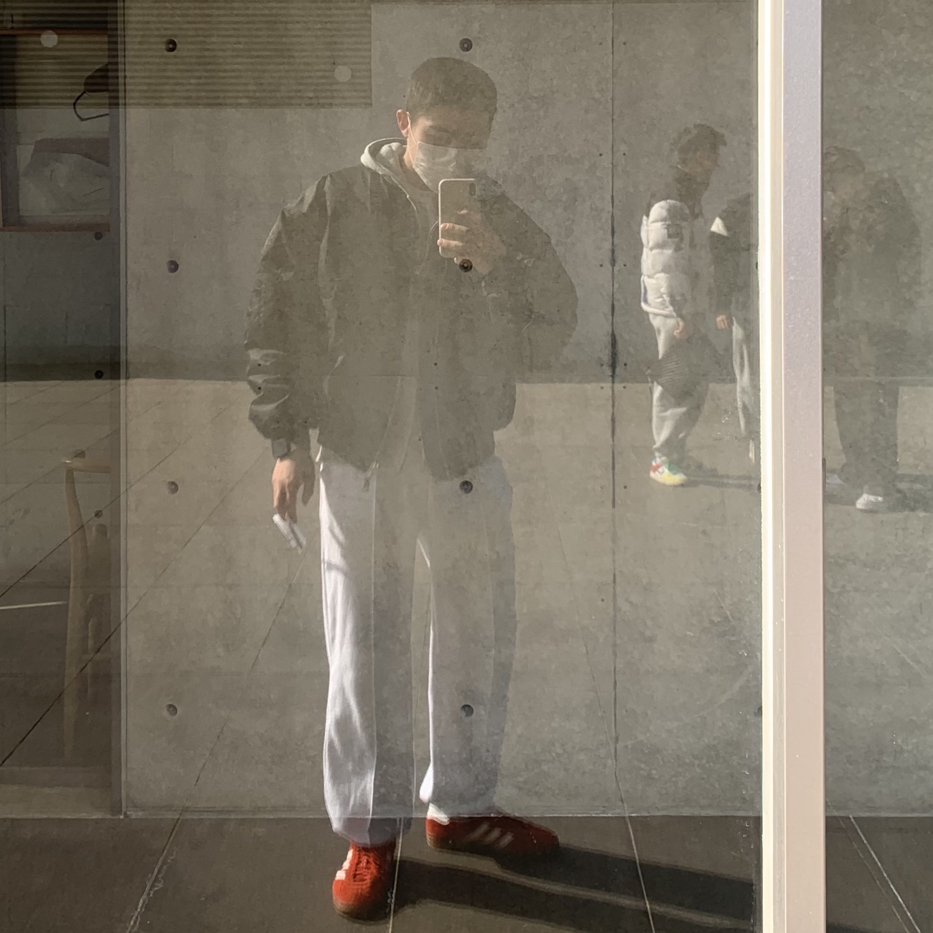 (W) Adidas Gazelle Indoor Bold Orange Cloud White 착용 스타일
