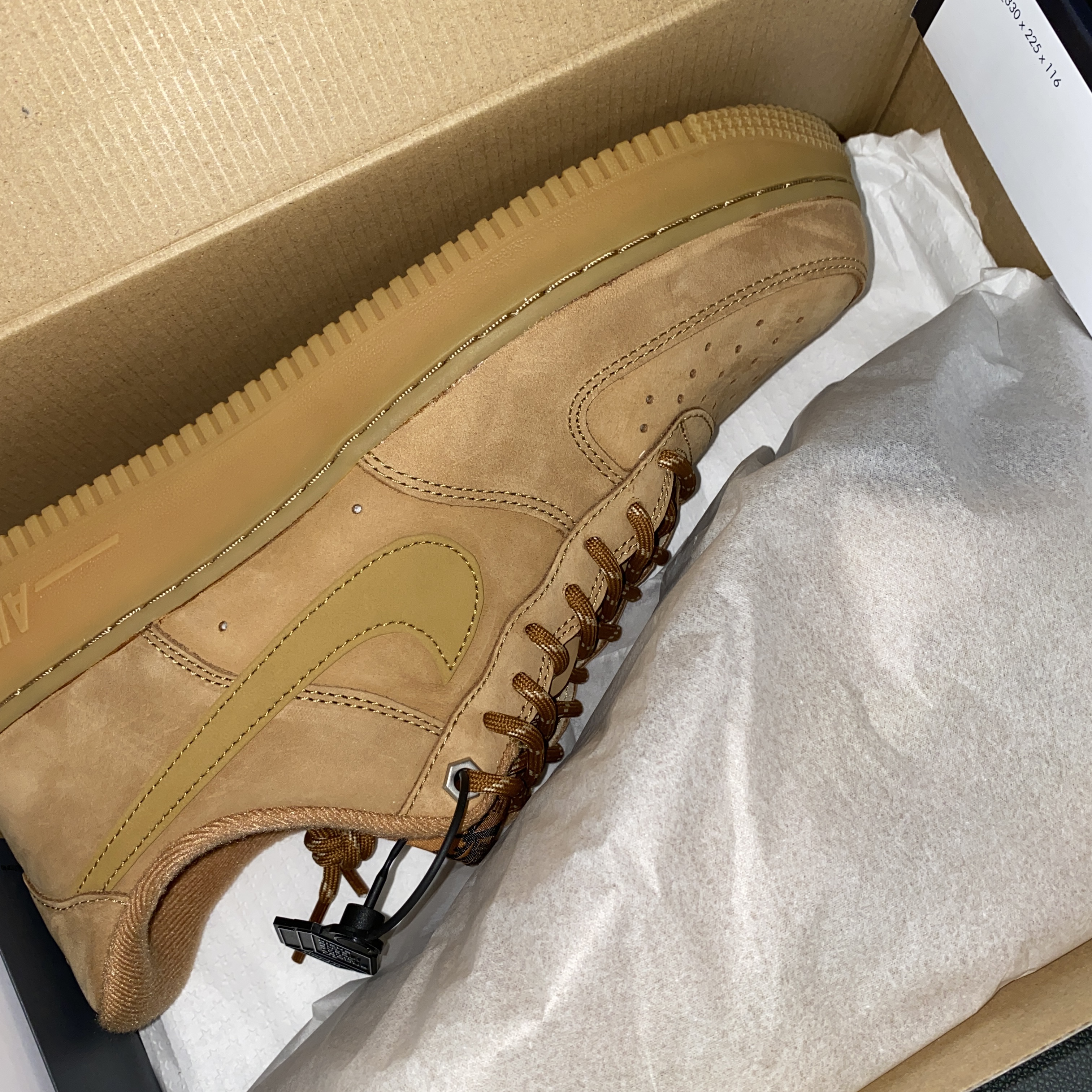 Nike Air Force 1 '07 WB Flax 착용 스타일