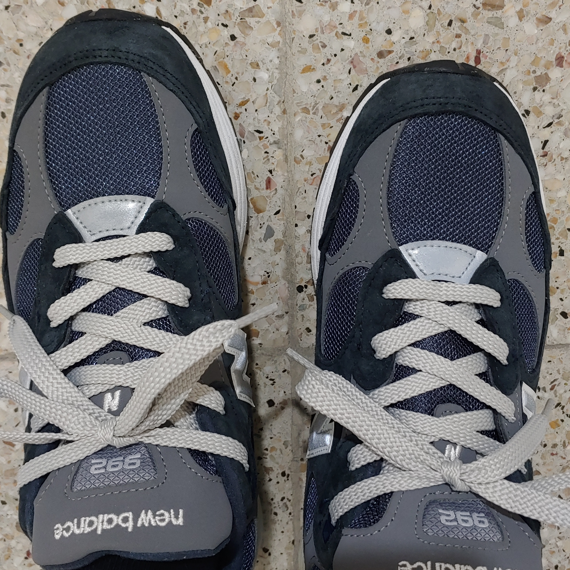 New Balance 992 Made in USA Navy 착용 스타일 - 2