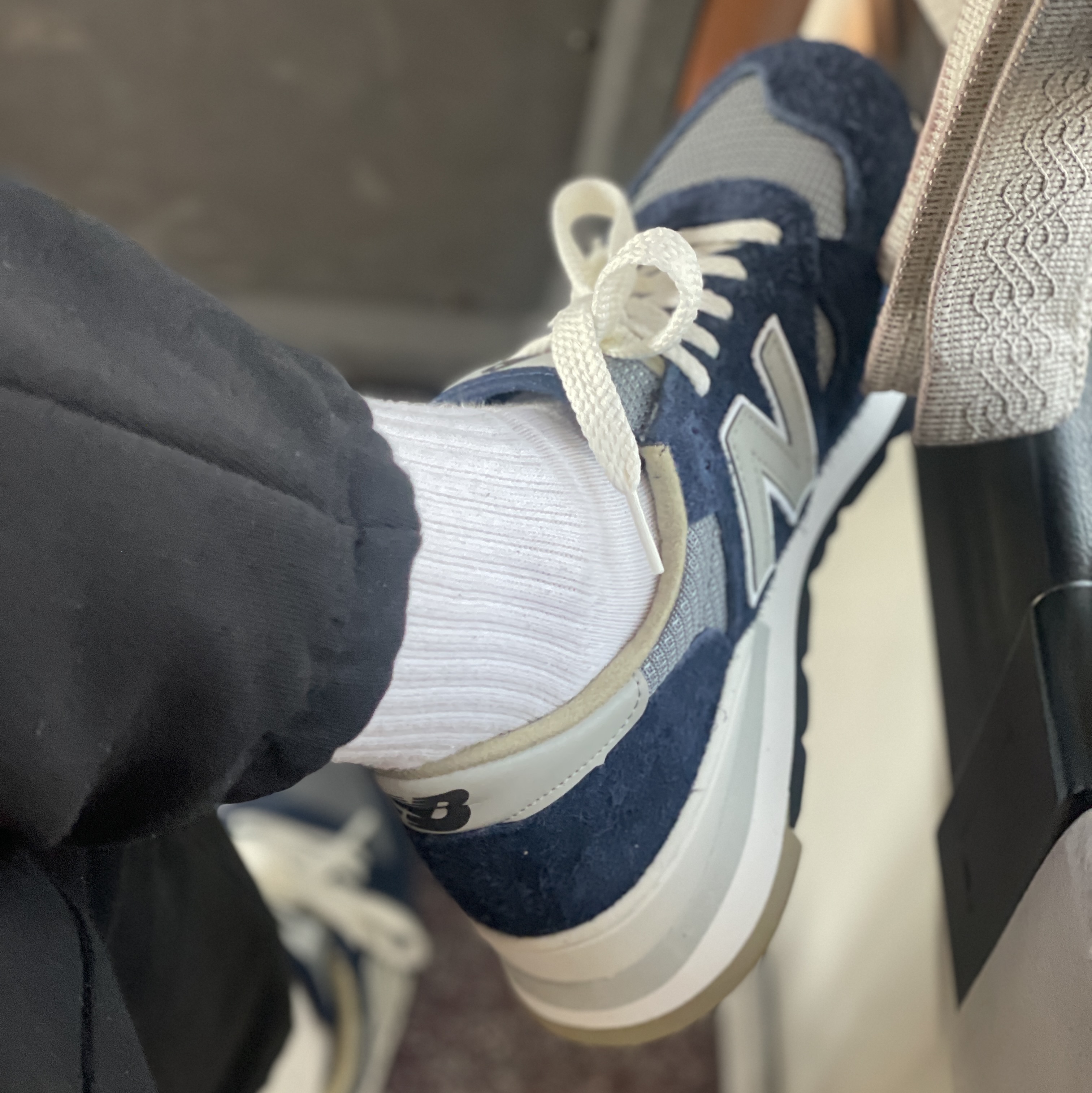 New Balance x Carhartt WIP 990v1 Made in USA Sculpture Center 착용 스타일