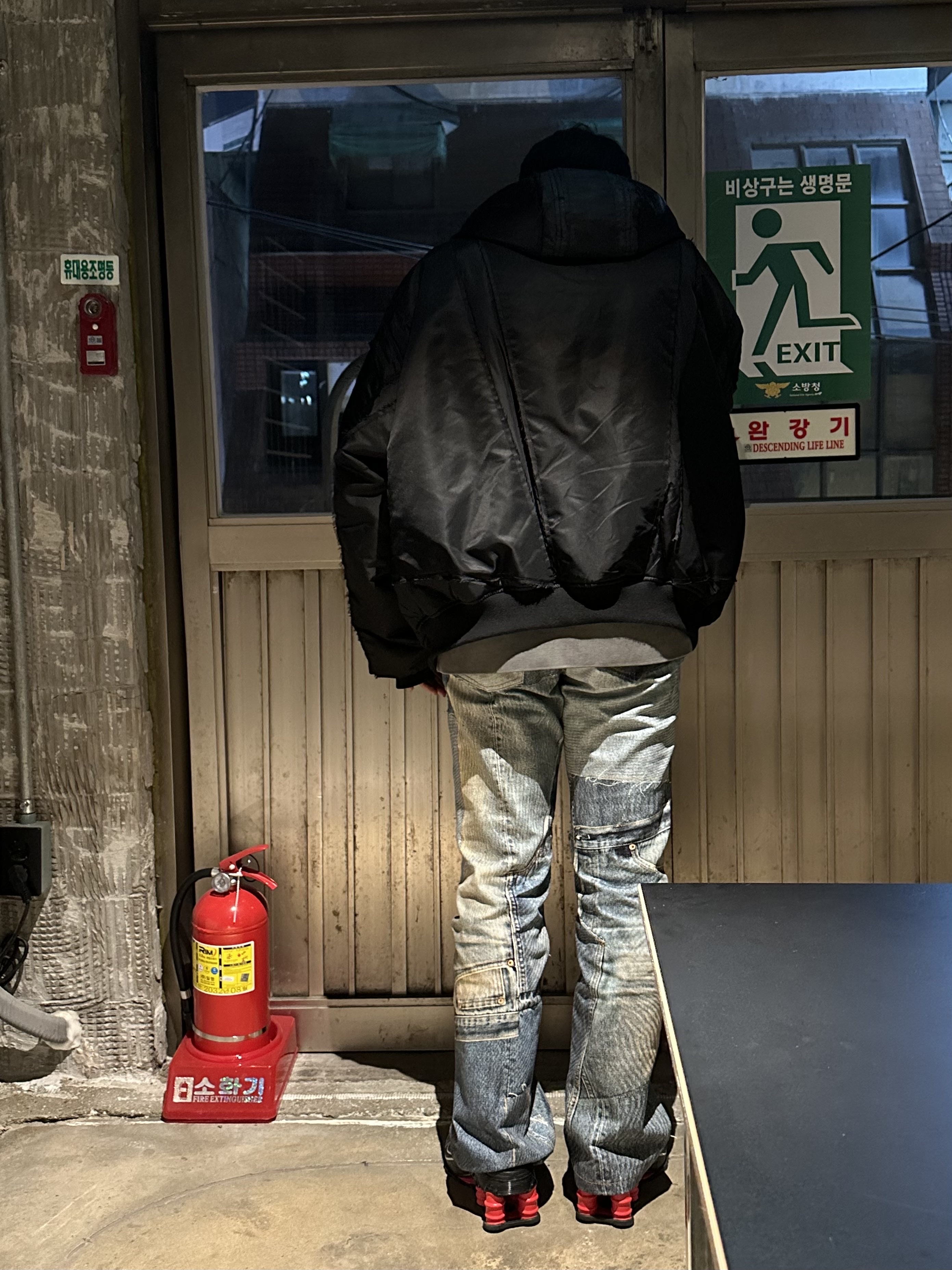 Nike x Martine Rose Shox MR4 Black 착용 스타일