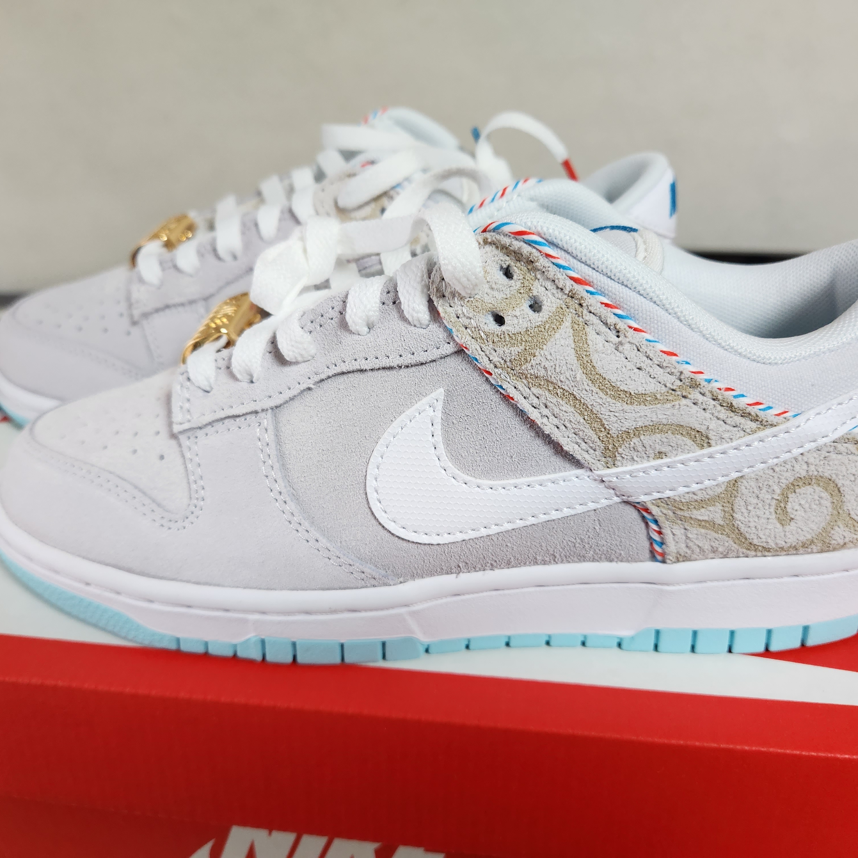 Nike Dunk Low Retro SE Barber Shop Grey 착용 스타일 - 2