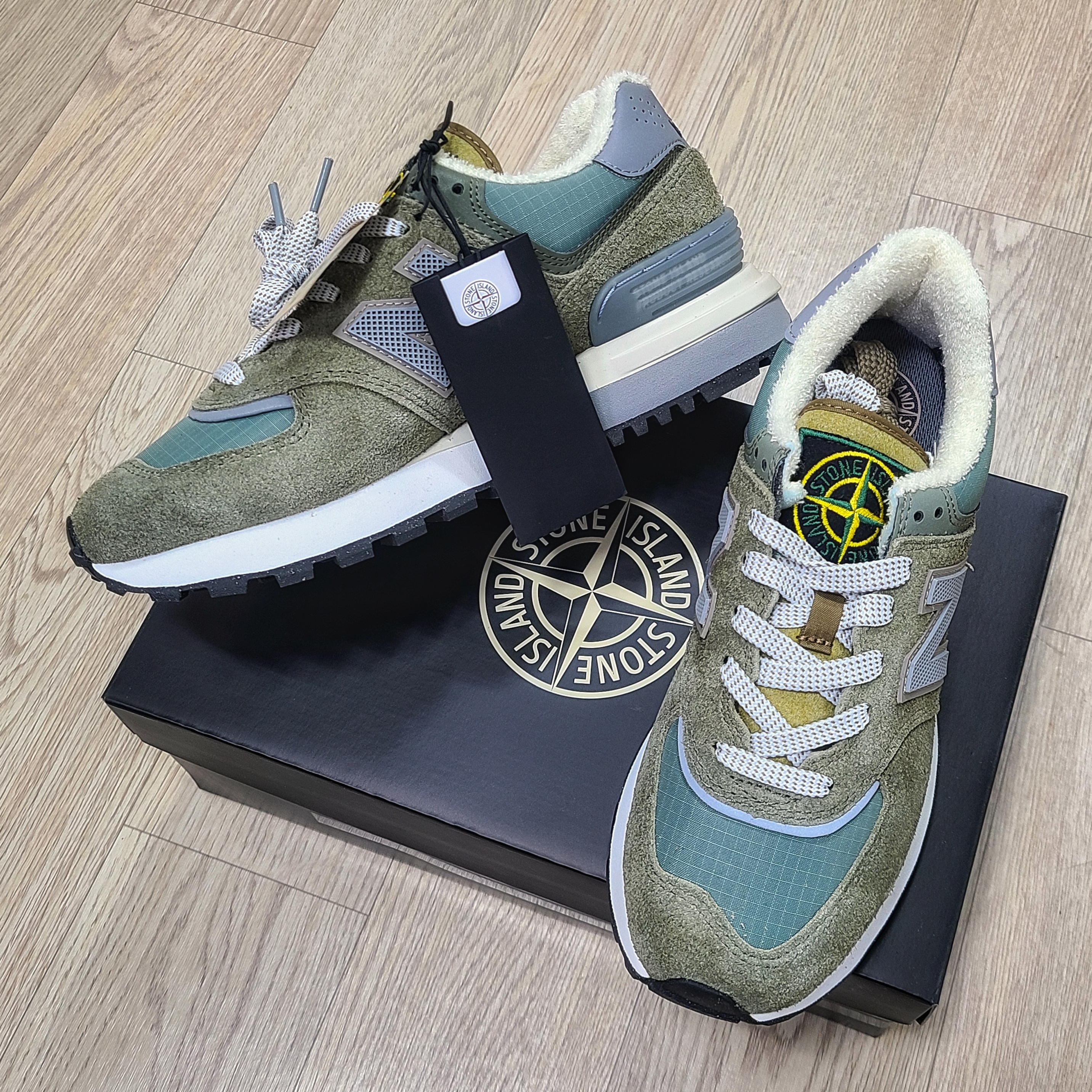 New Balance x Stone Island 574 Legacy Green 착용 스타일
