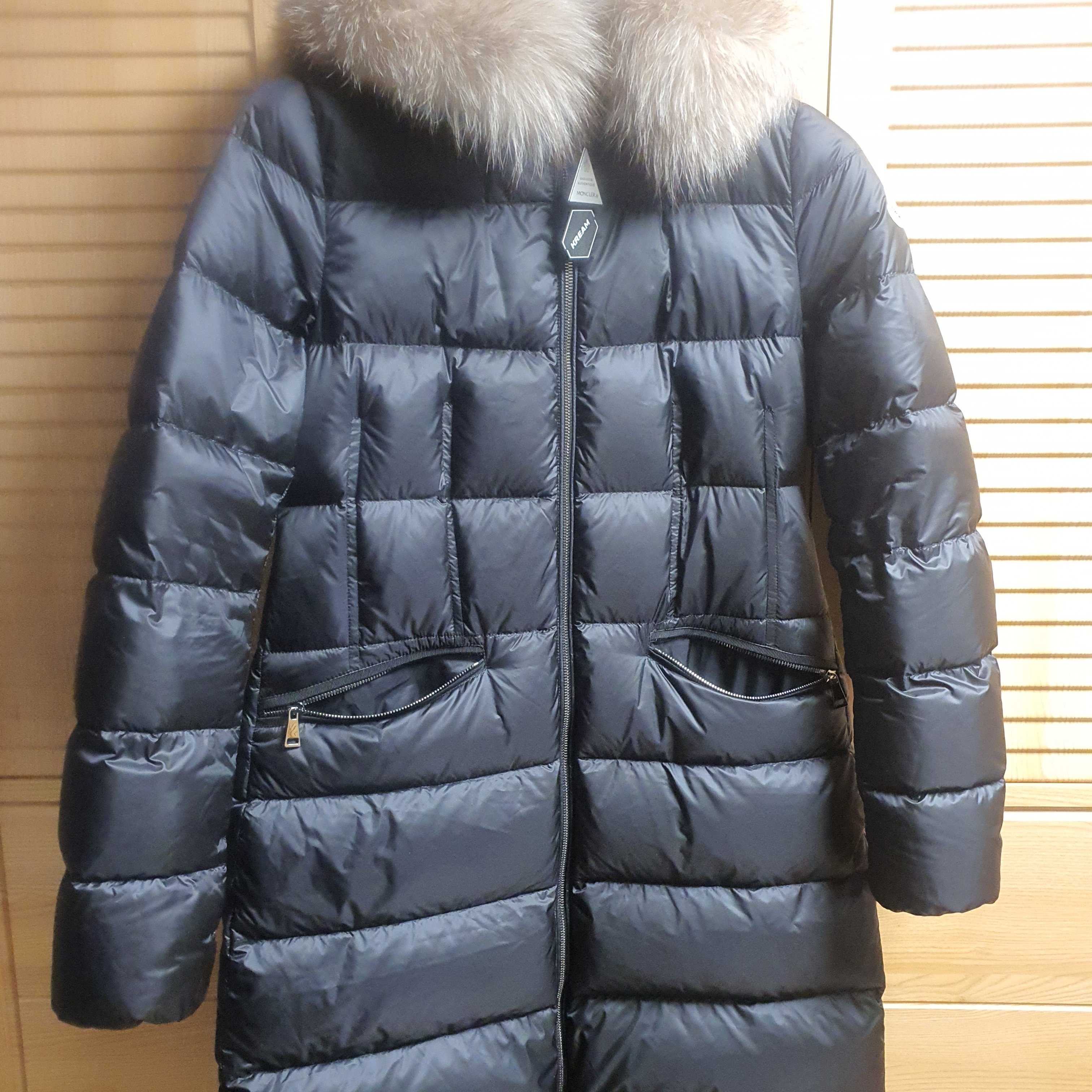 (W) Moncler Boedic Long Down Jacket Black - 22FW 착용 스타일 - 1