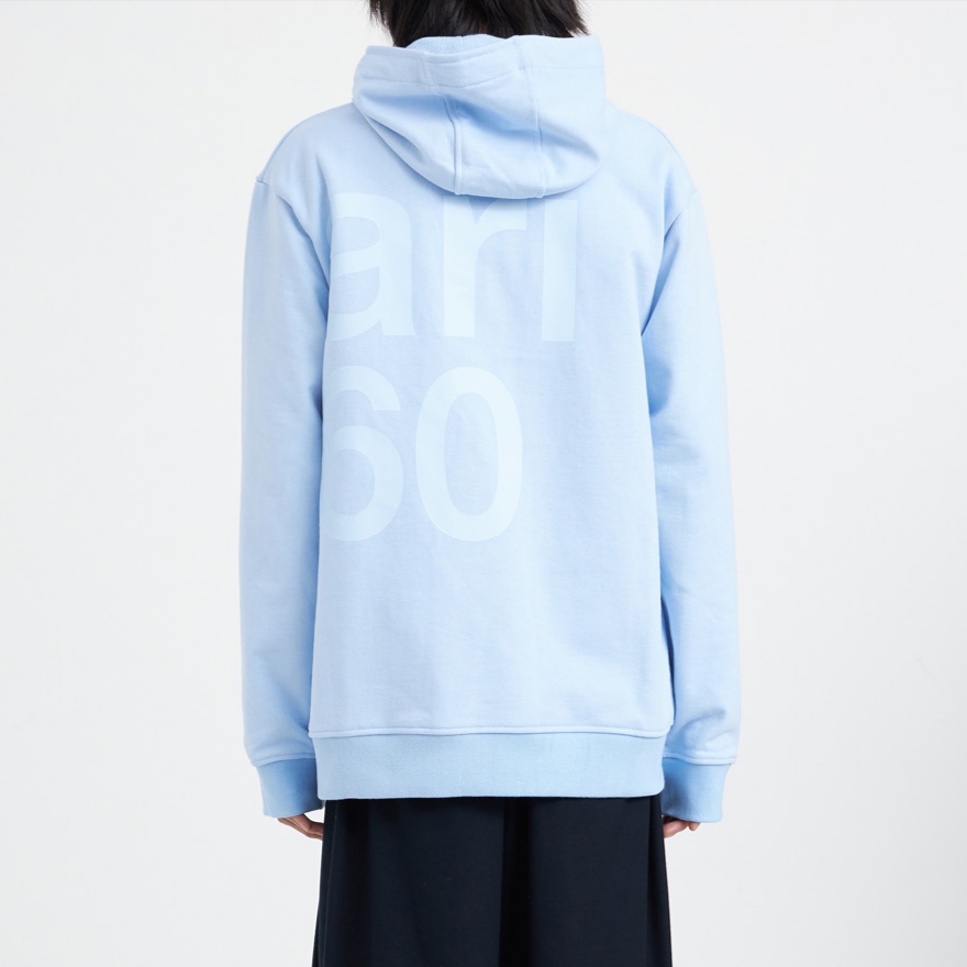 [KREAM 단독] Safarispot Basic Safari Hoodie Sky 착용 스타일 - 2