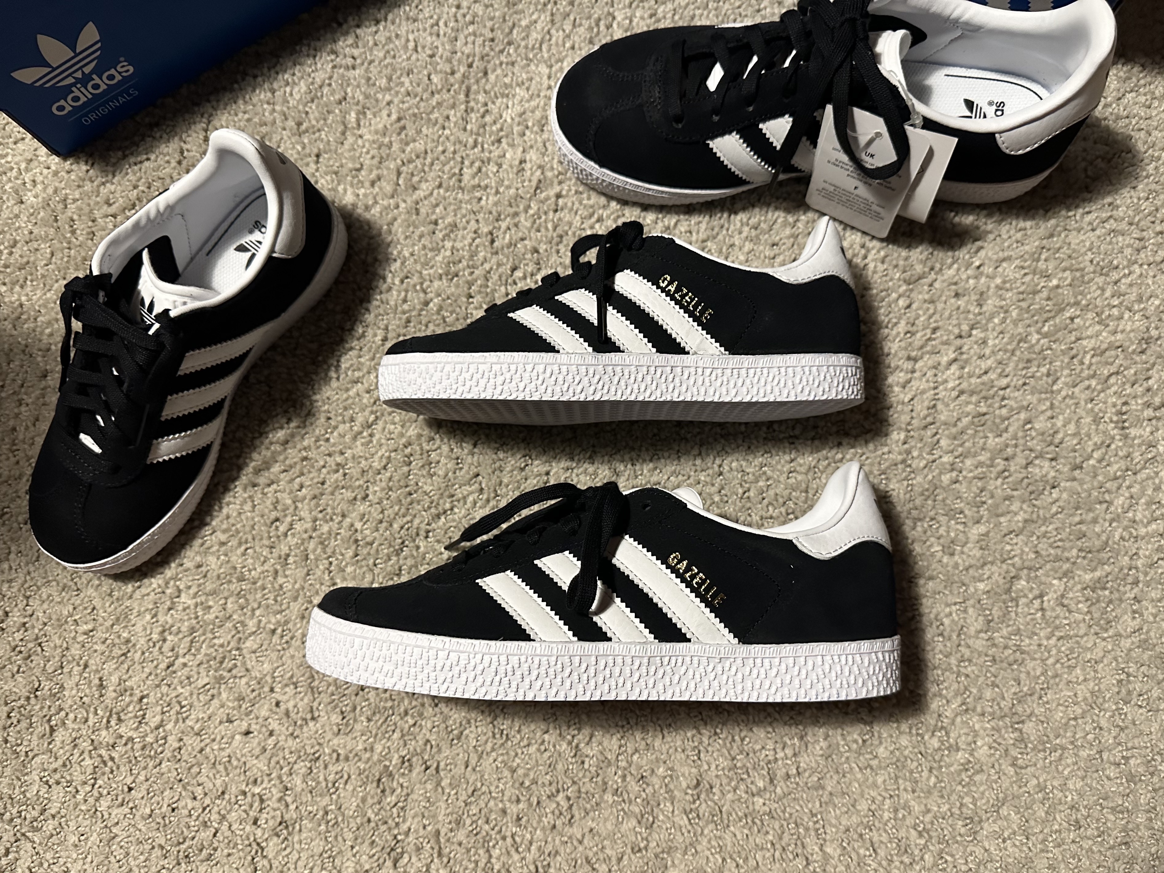 Adidas Gazelle Core Black White 착용 스타일 - 4