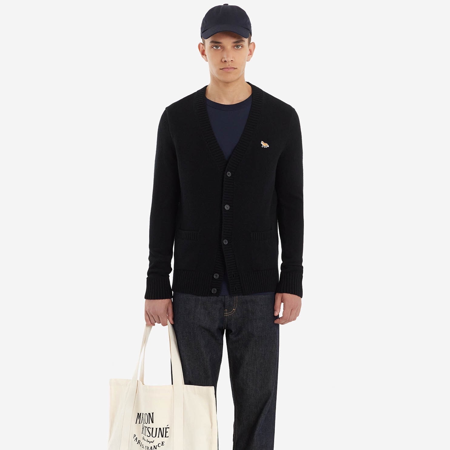 Maison Kitsune Baby Fox Patch Cosy Cardigan Black 착용 스타일 - 1