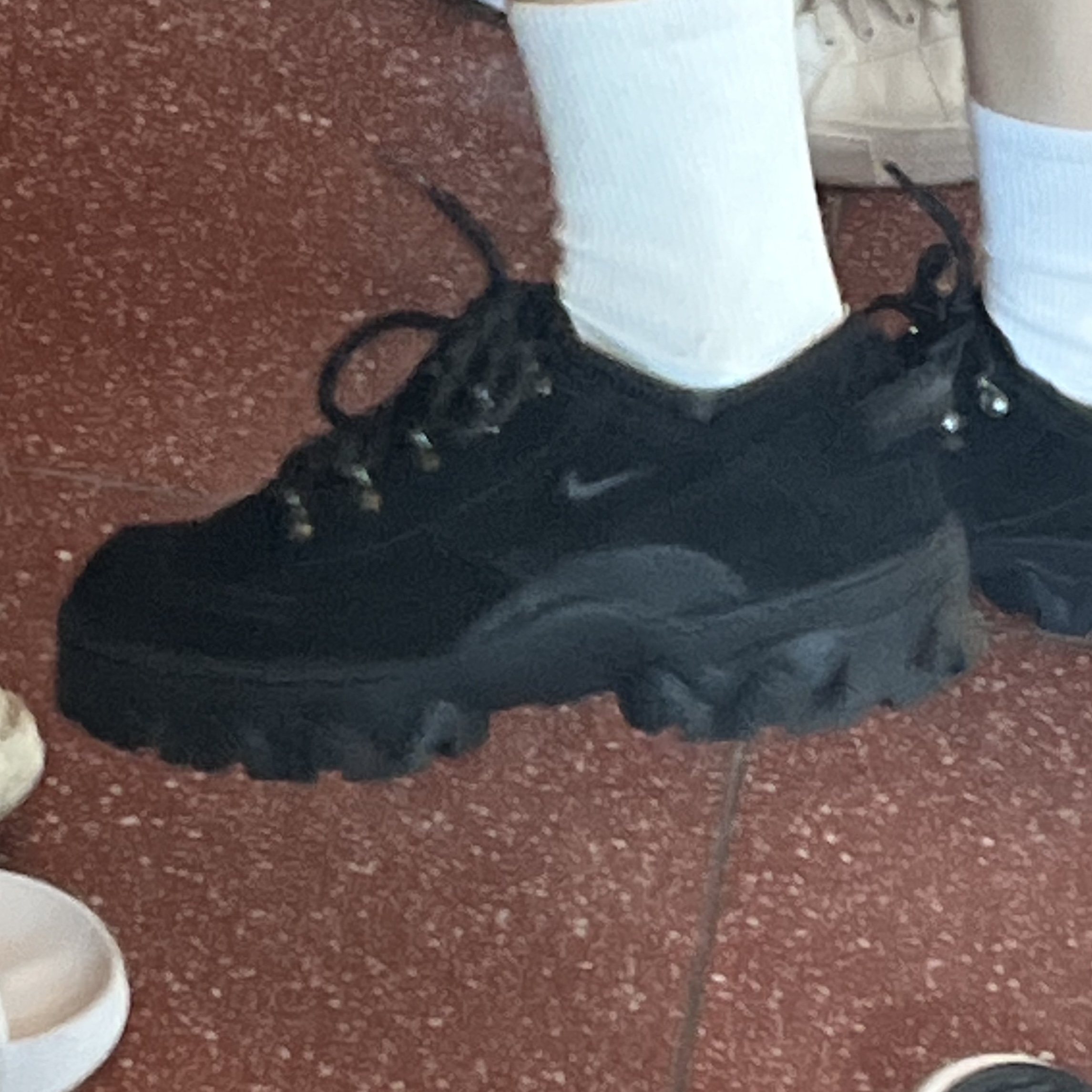 (W) Nike Lahar Low Black 착용 스타일