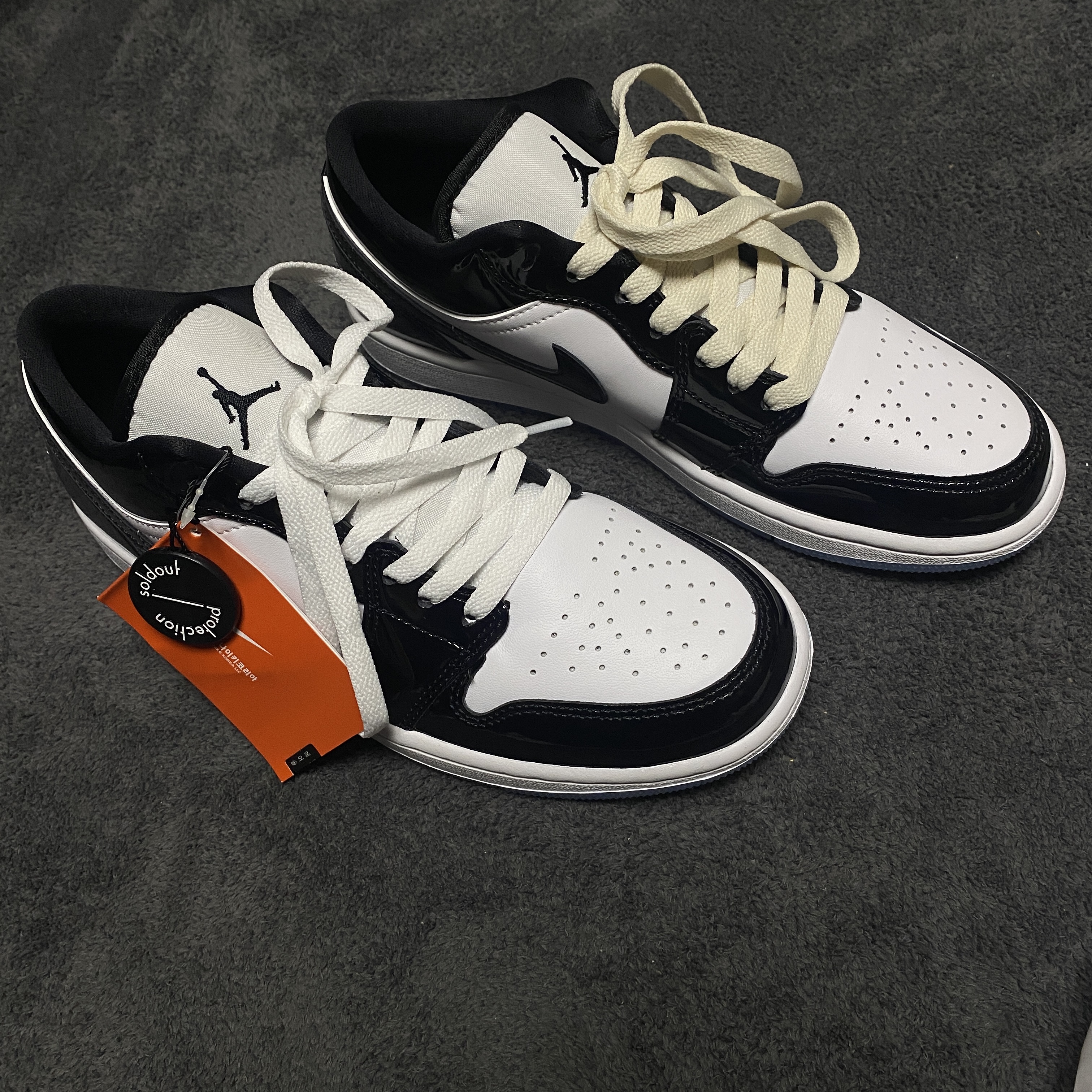 (W) Jordan 1 Retro High Twist, Jordan 1 High Golf White Black 착용 스타일 - 4