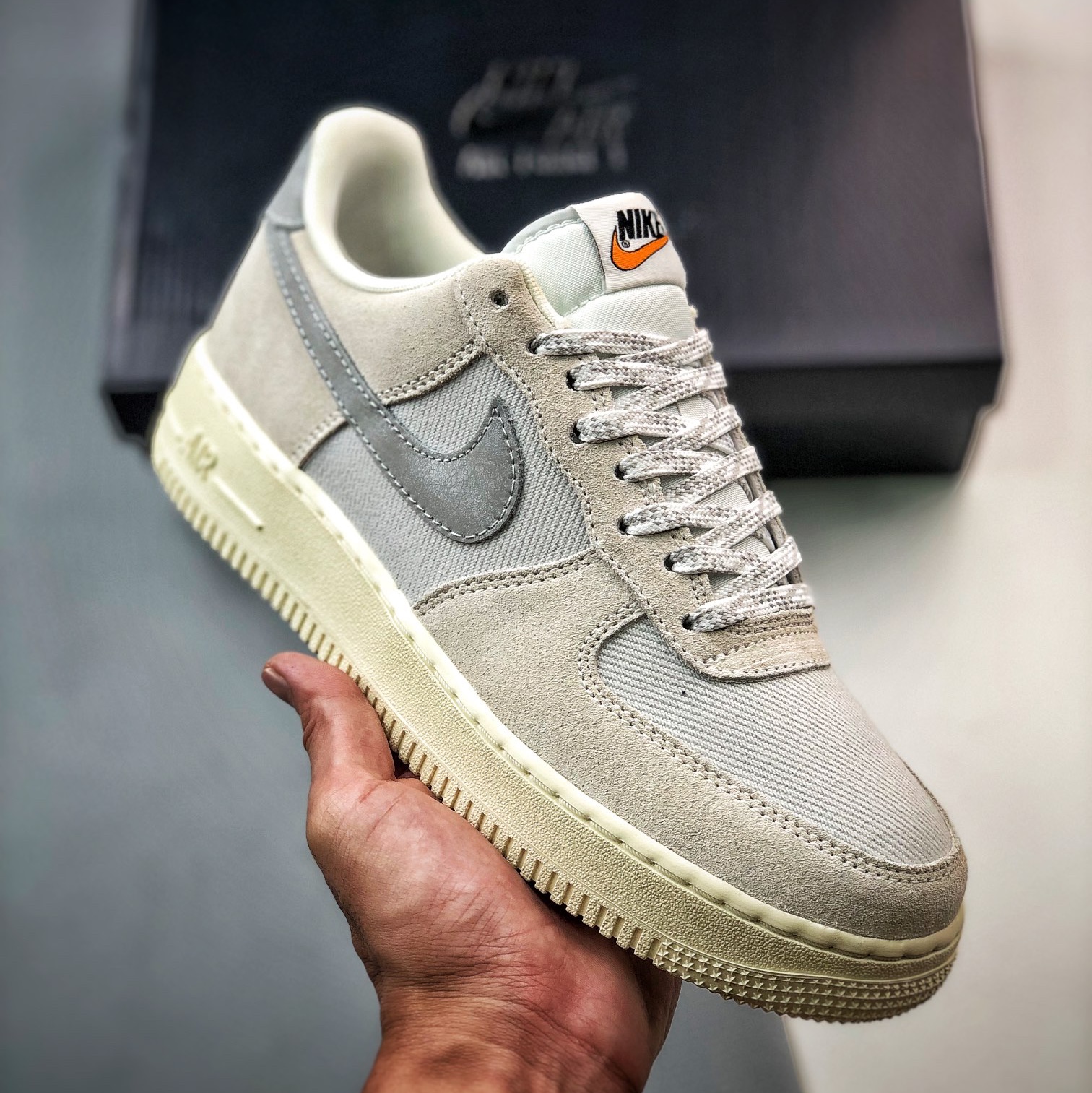 Nike Air Force 1 '07 LV8 Photon Dust and Sail, (W) Nike Air Force 1 LXX Flax 착용 스타일