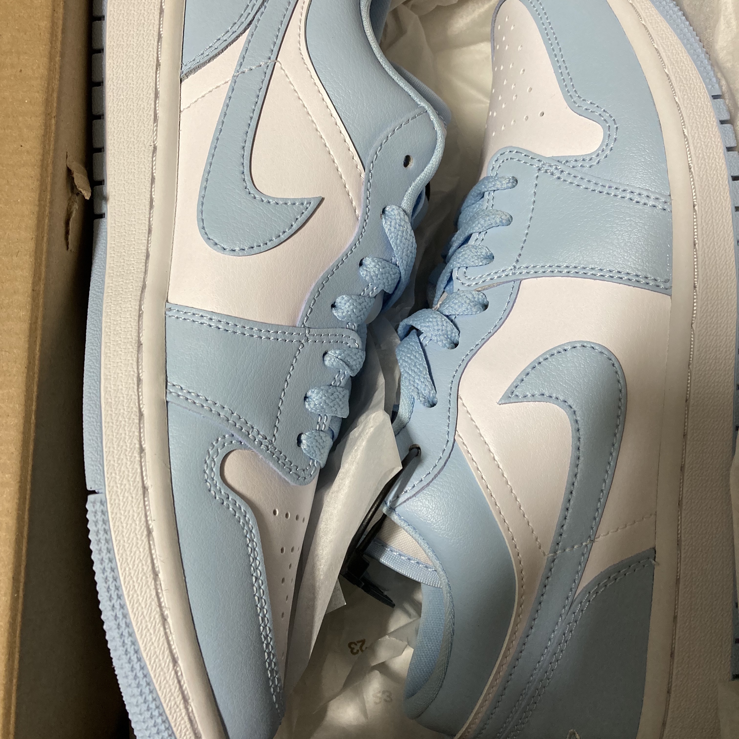 (W) Jordan 1 Low White Ice Blue 착용 스타일 - 2