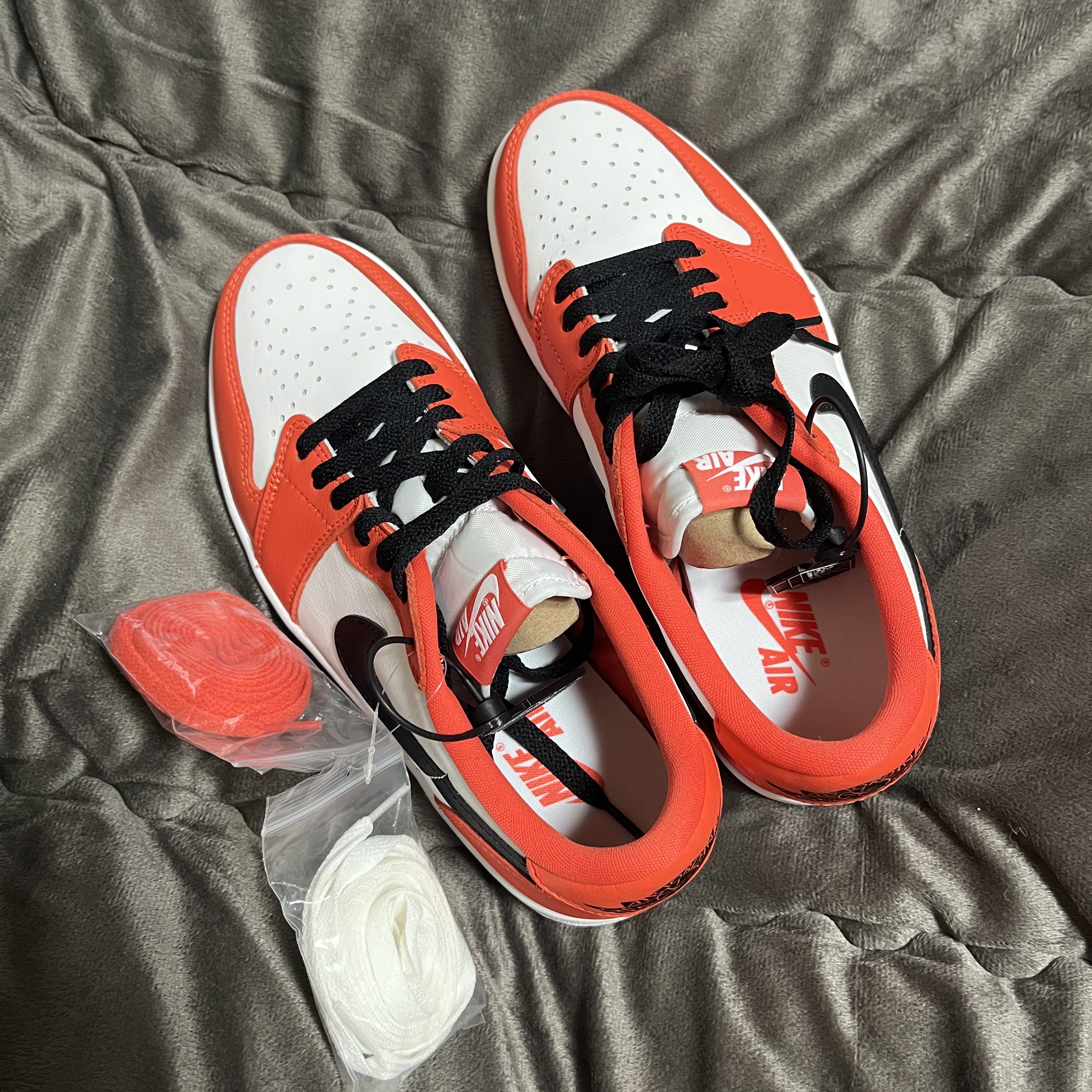 Jordan 1 Low OG Starfish 착용 스타일 - 2