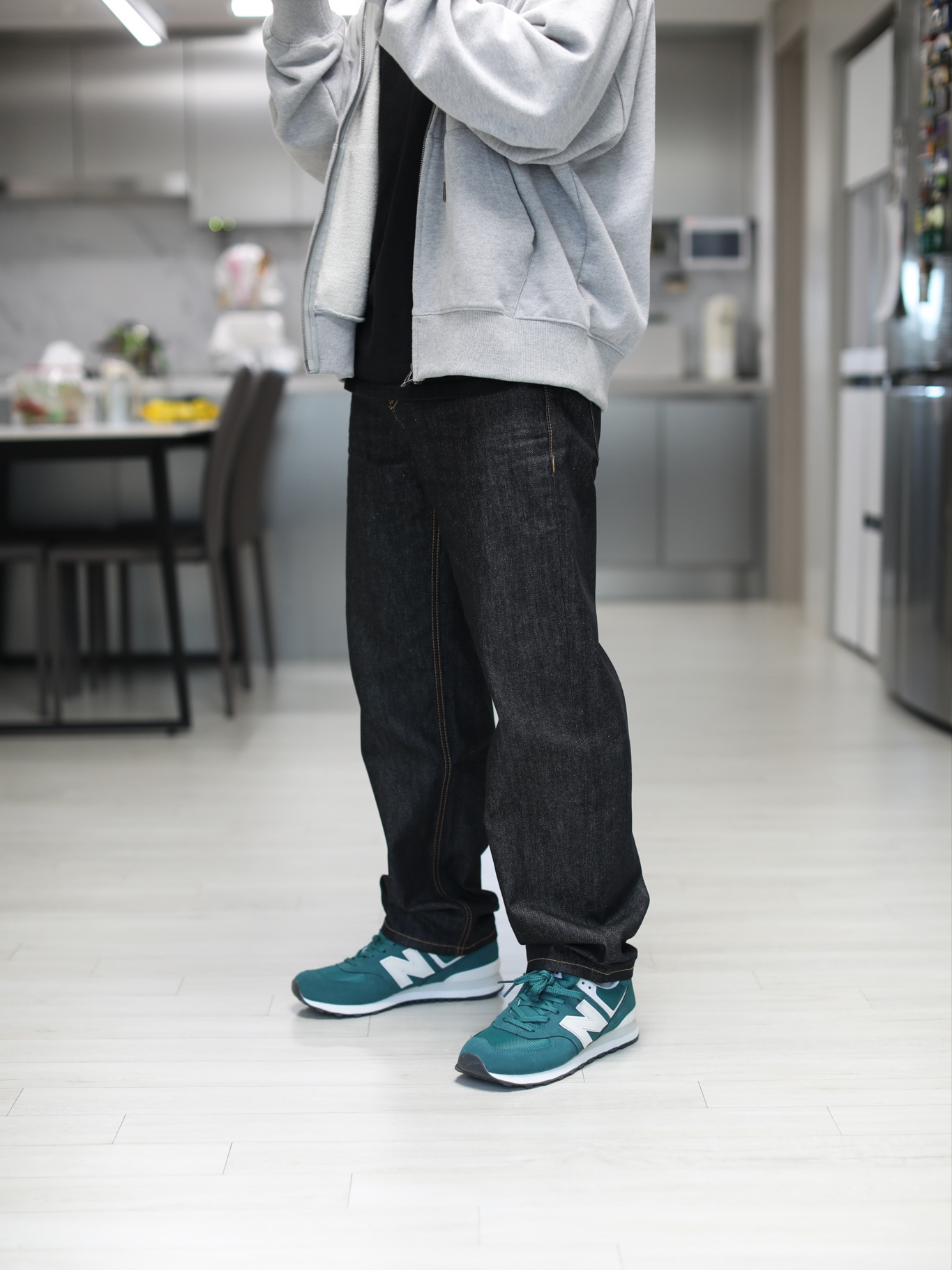New Balance 574 Classics Reimagined Green 착용 스타일 - 1