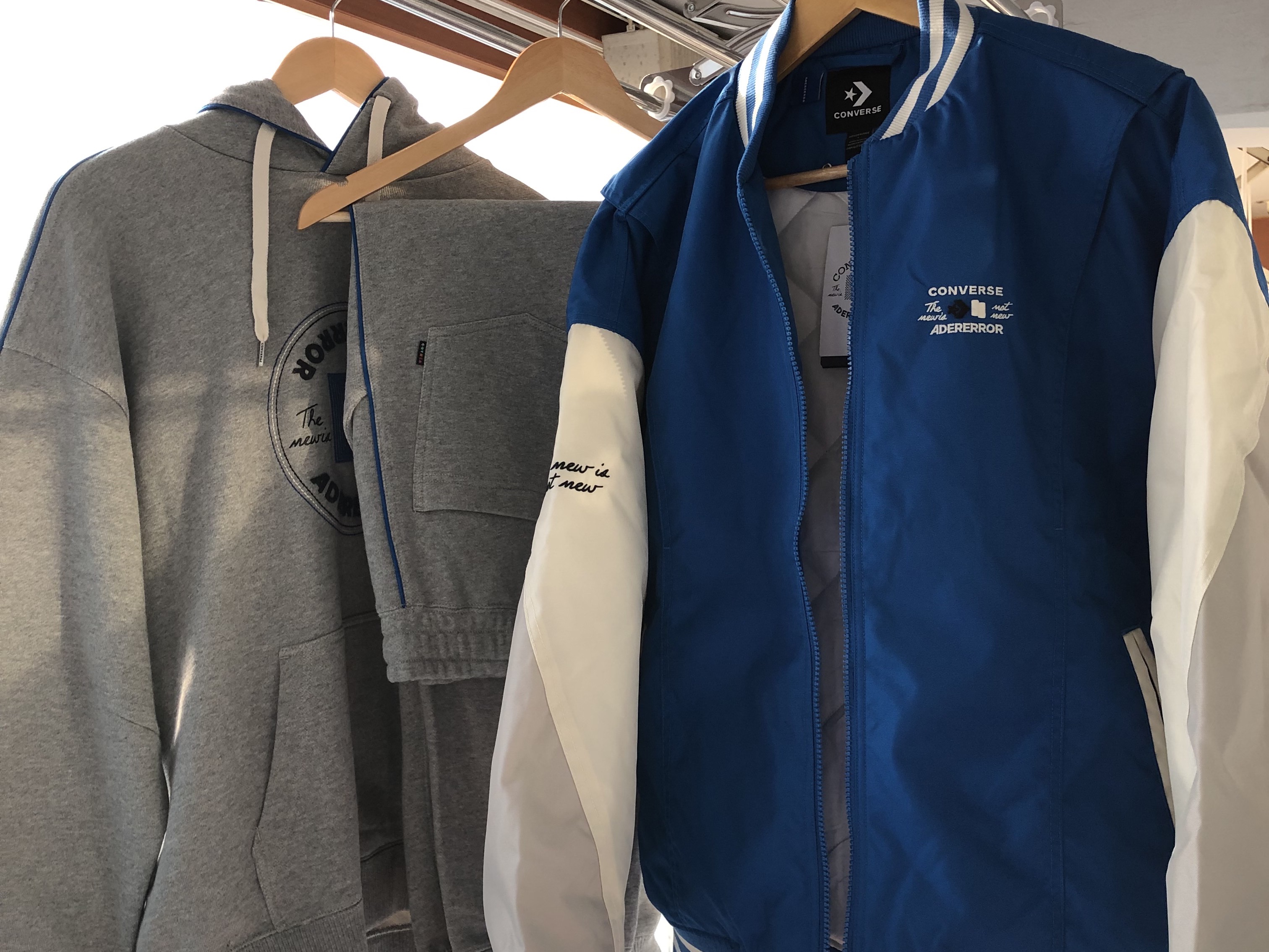 Converse x Ader Error Shapes Varsity Jacket Cobalt, Converse x Ader Error Shapes Pullover Hoodie Vintage Grey Heather 착용 스타일