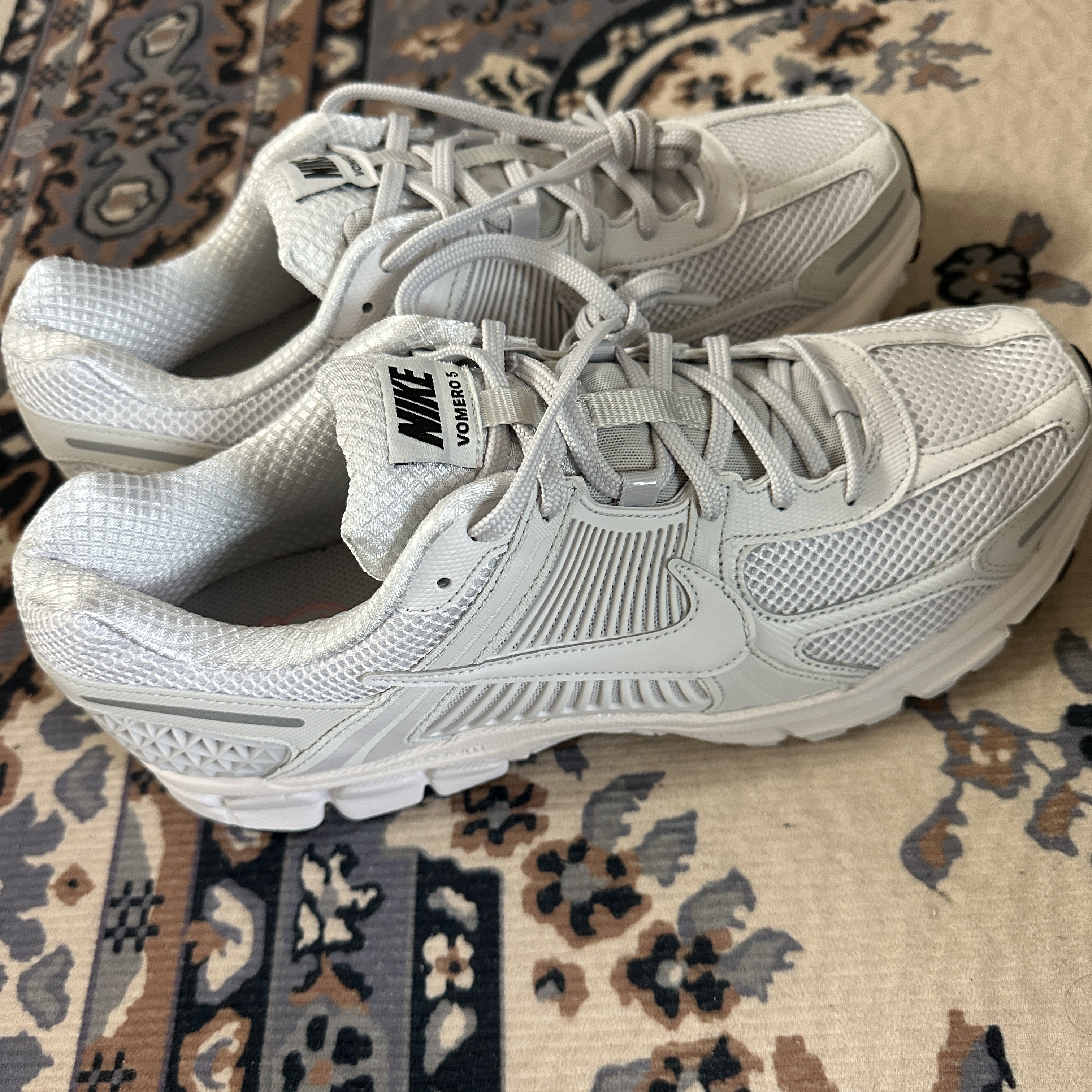 Nike Zoom Vomero 5 SP Vast Grey 2023 착용 스타일 - 4