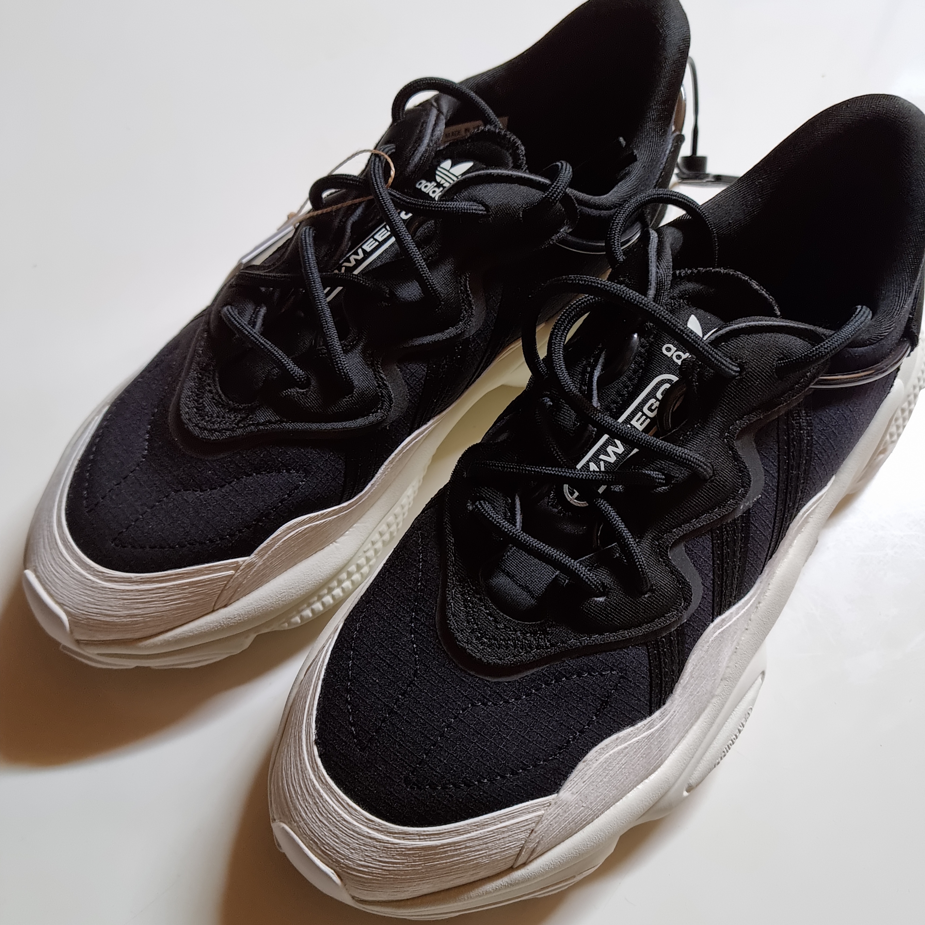 (W) Adidas Ozweego TR Core Black 착용 스타일 - 1