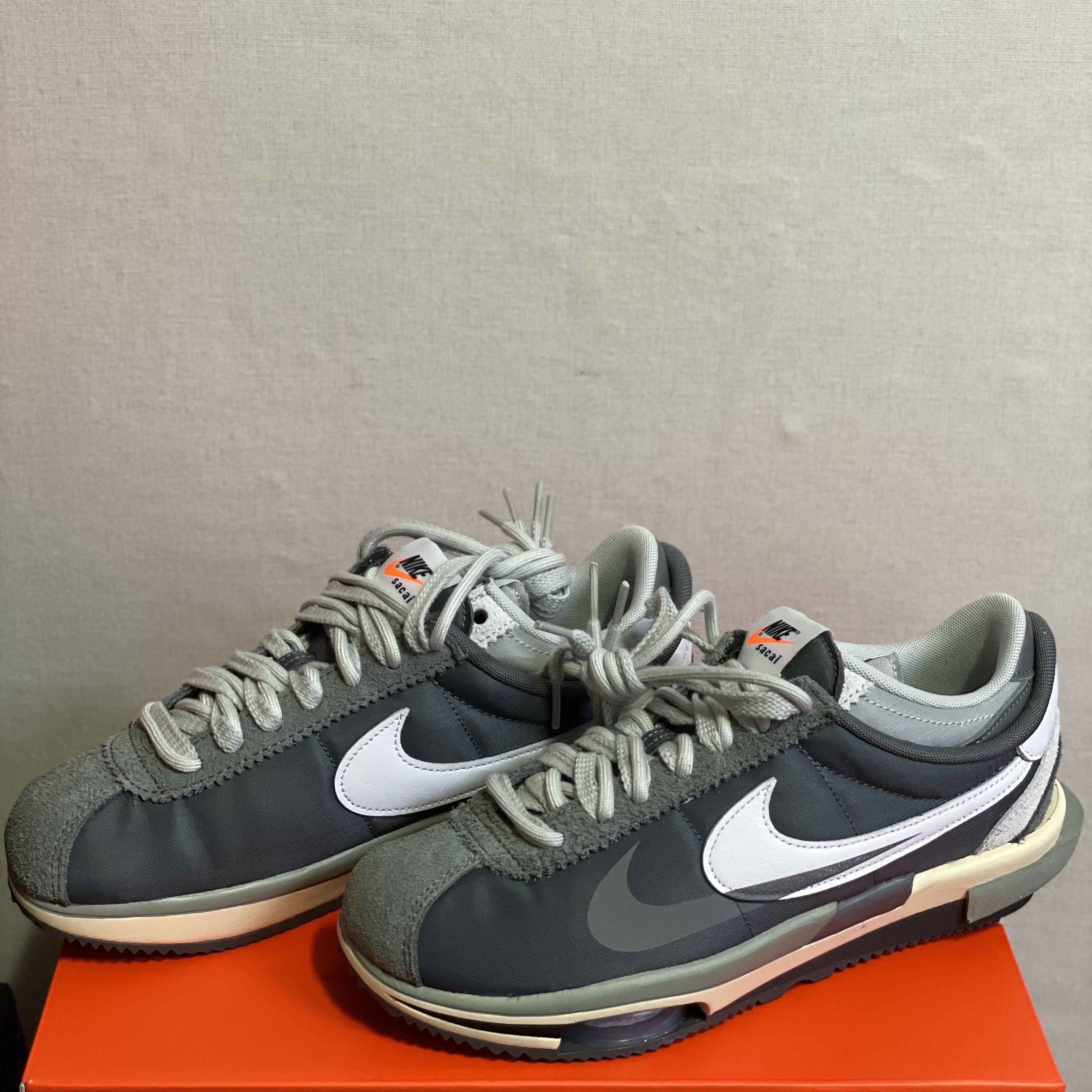 Nike x Sacai Zoom Cortez SP Iron Grey 착용 스타일 - 1