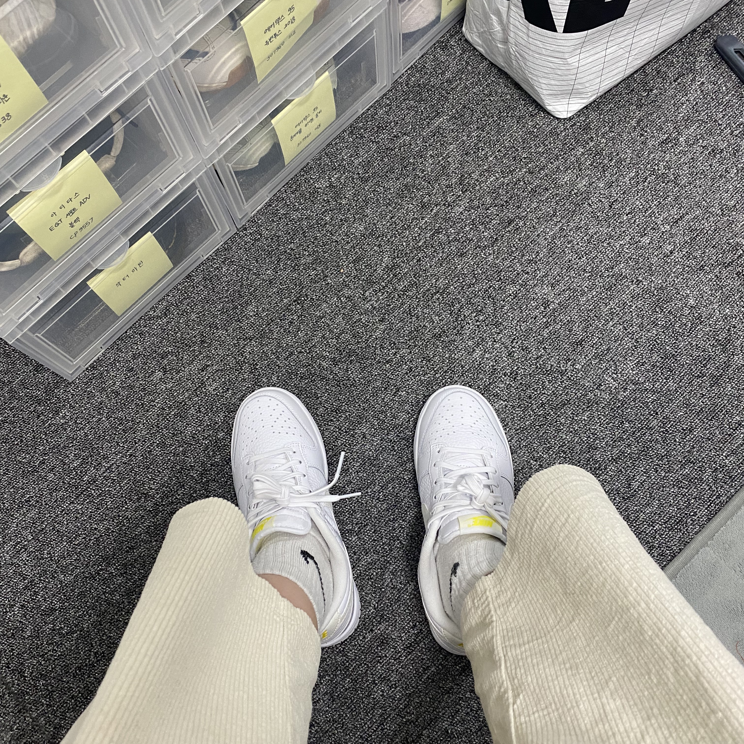 (W) Nike Dunk Low Valentine's Day White Optic Yellow 착용 스타일 - 2