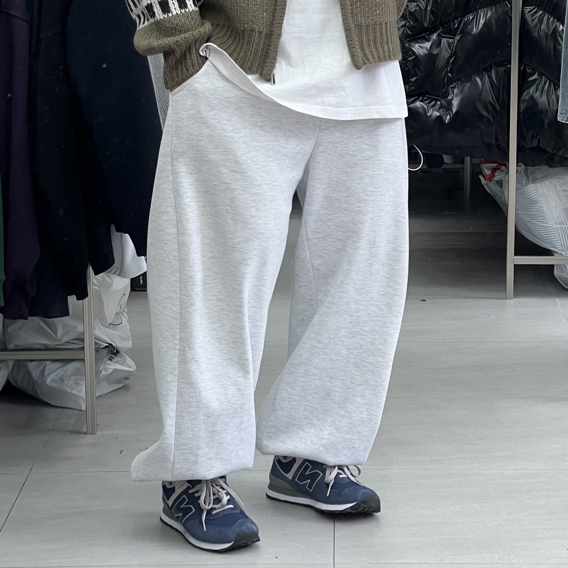 New Balance 574 Navy - D Standard 착용 스타일 - 2