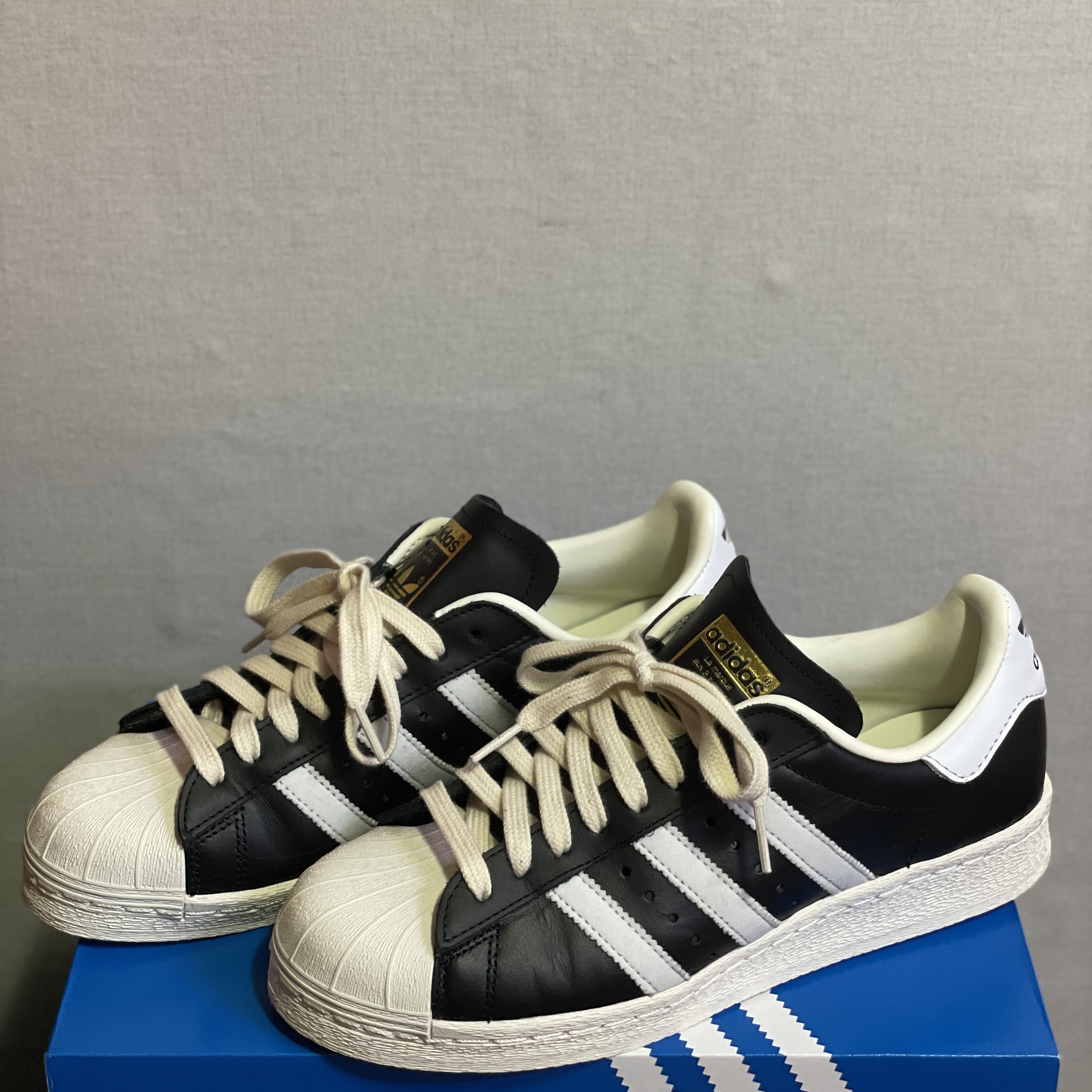 Adidas Superstar 82 FI Core Black 착용 스타일 - 1