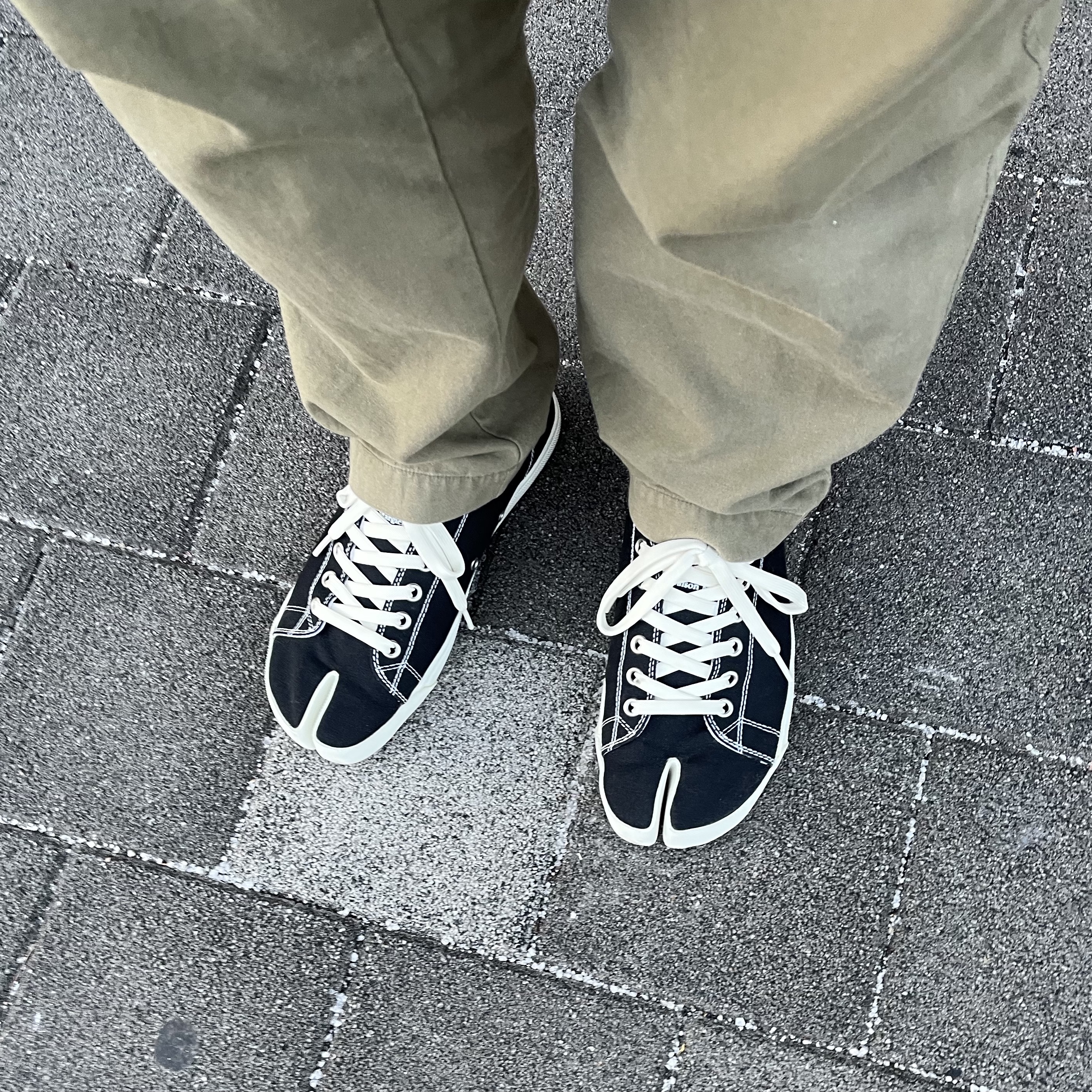 Maison Margiela Tabi Low Black 착용 스타일