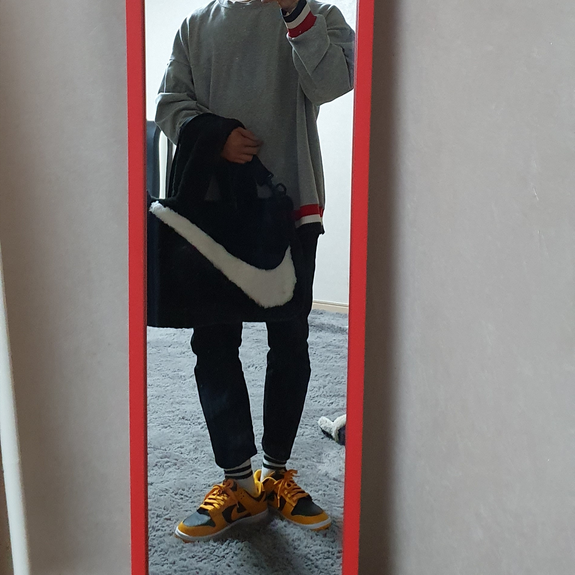 Nike Dunk Low Retro Championship Goldenrod, Nike NSW Faux Fur Tote Bag Black ์ฐฉ์ฉ ์คํ์ผ - 1