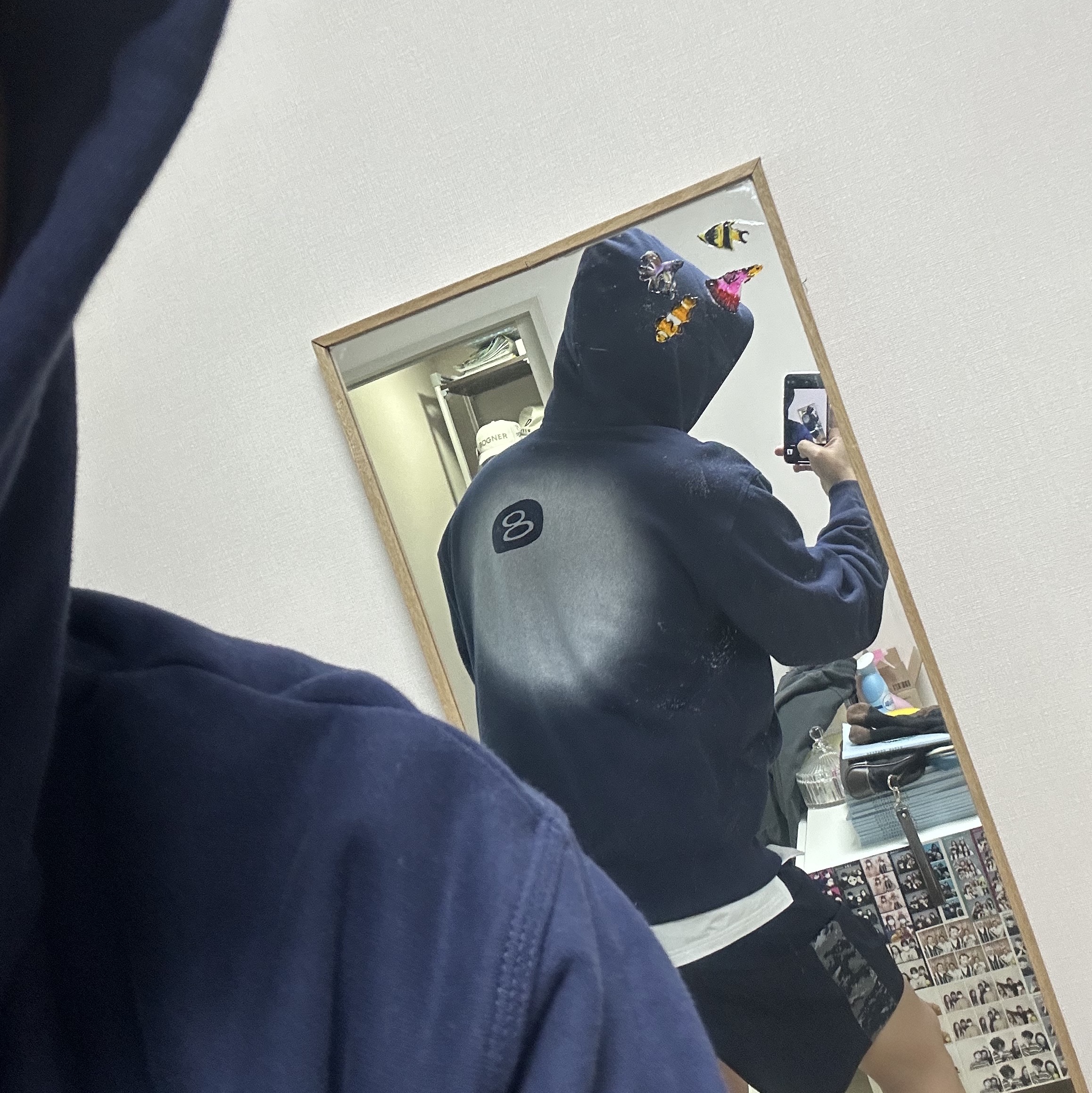 Stussy 8 Ball Fade Hoodie Navy 착용 스타일