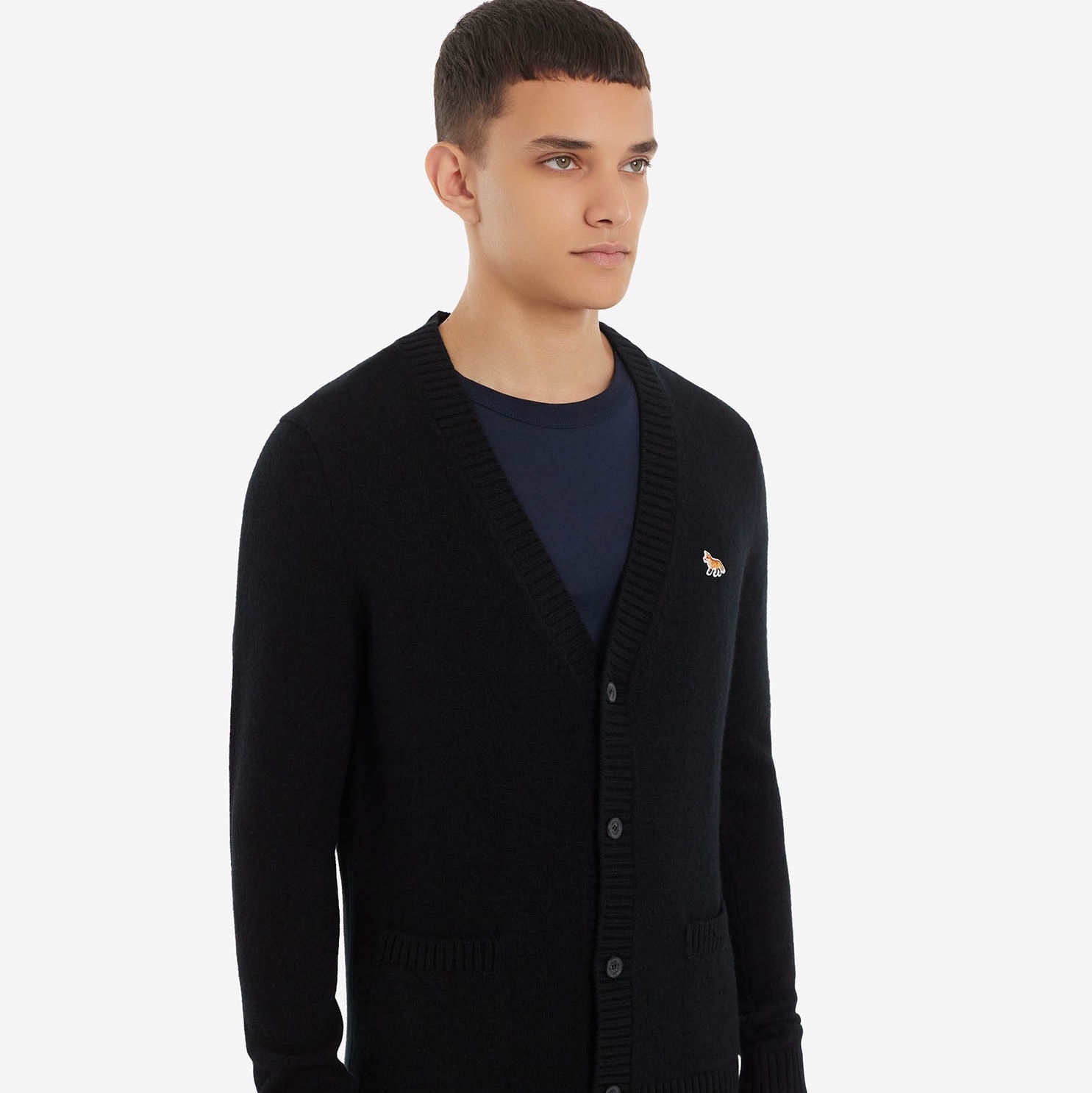 Maison Kitsune Baby Fox Patch Cosy Cardigan Black 착용 스타일 - 2