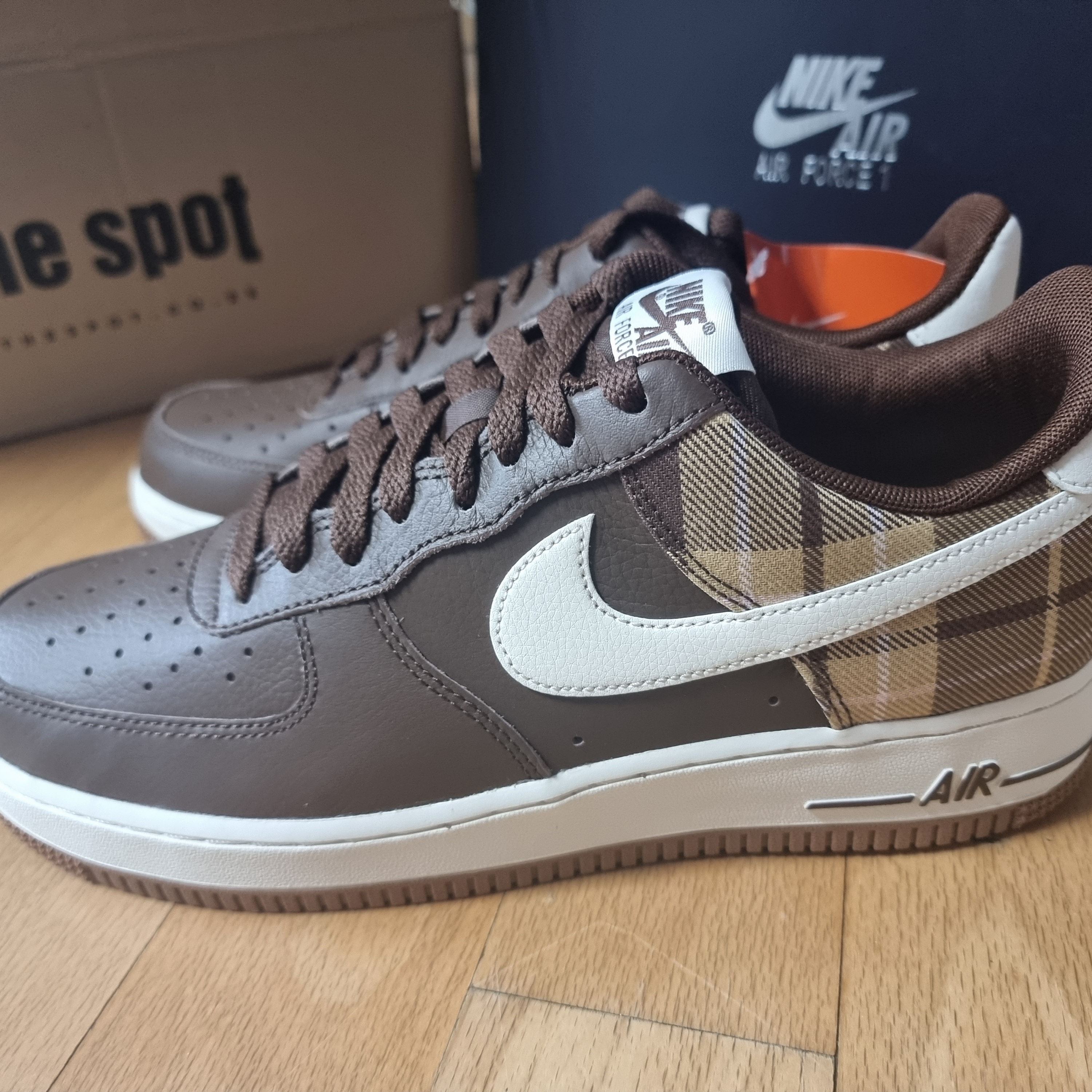 Nike Air Force 1 '07 LX Cacao Wow 착용 스타일 - 1