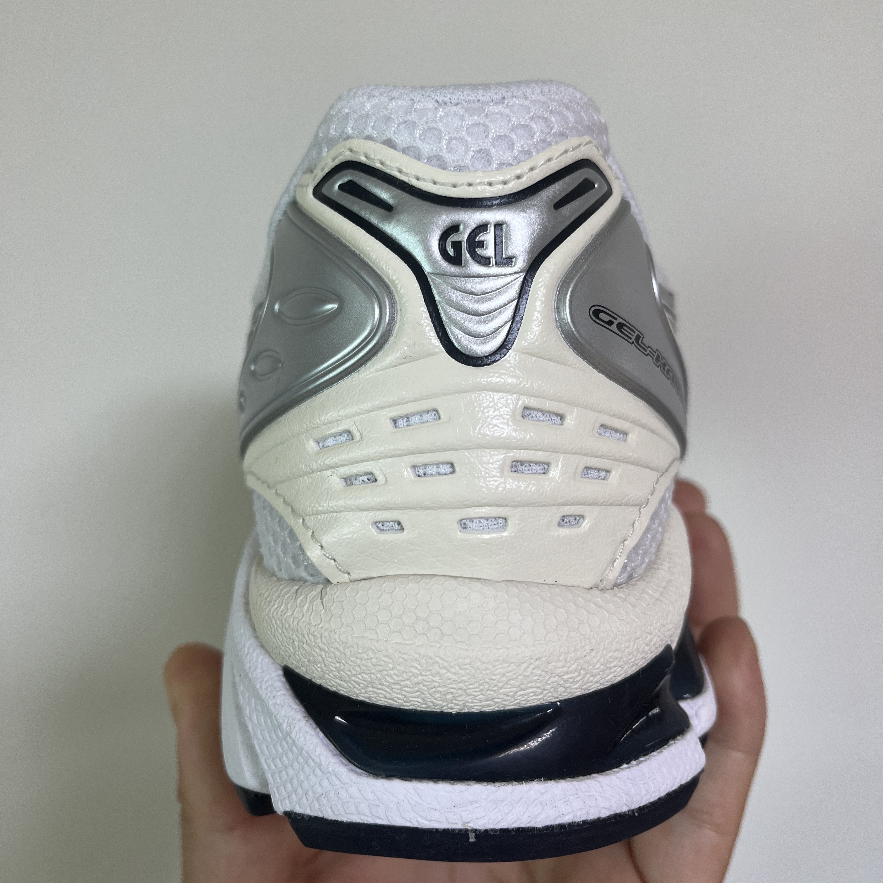 (W) Asics Gel-Kayano 14 White Midnight 착용 스타일 - 3