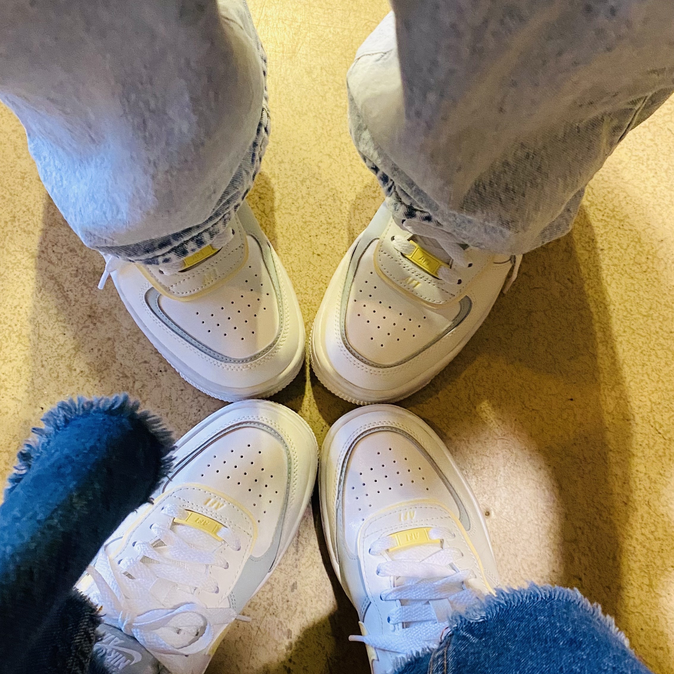 (W) Nike Air Force 1 Shadow Sail Light Silver 착용 스타일 - 2