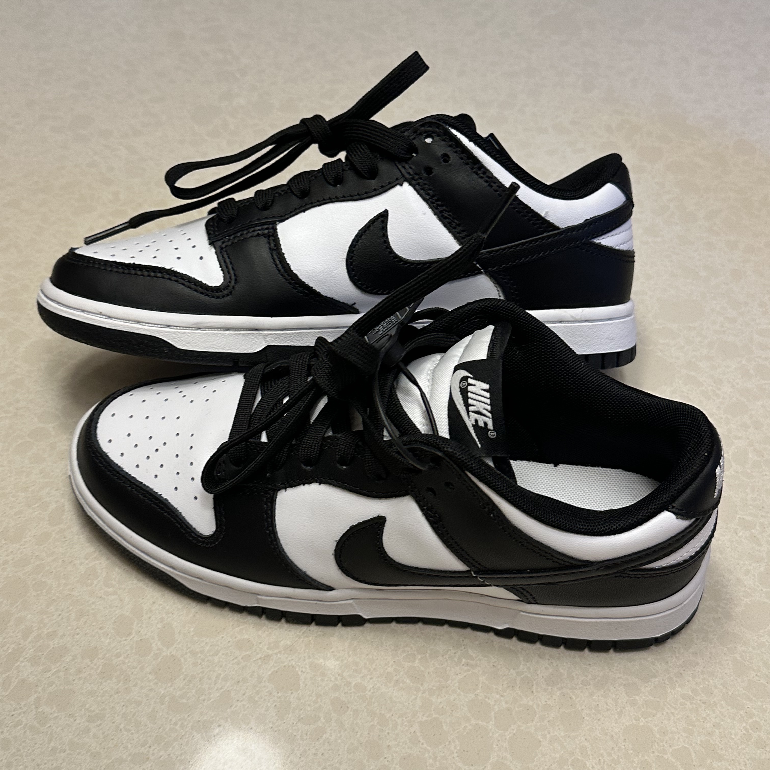 Nike Dunk Low Retro Black 착용 스타일 - 1