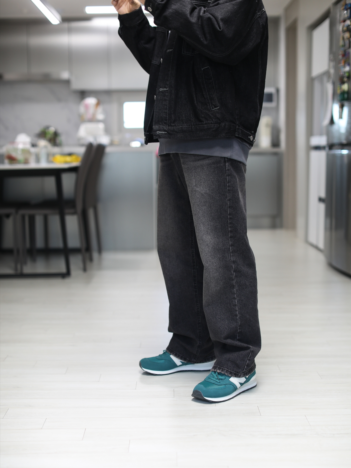 New Balance 574 Classics Reimagined Green 착용 스타일 - 1