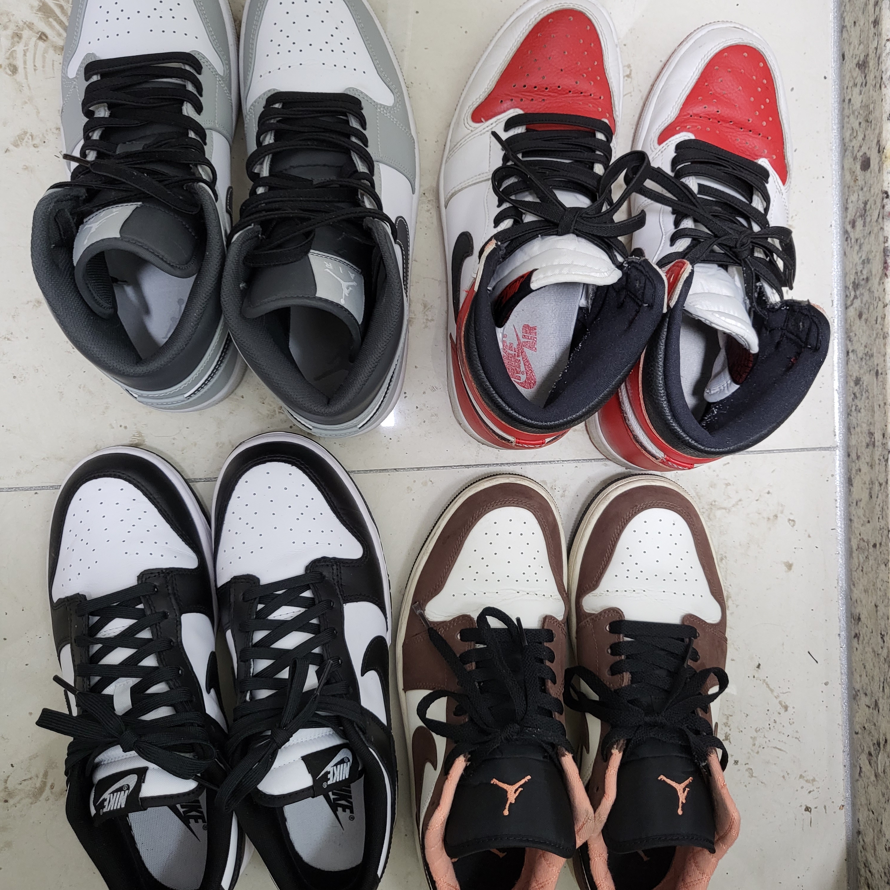 Jordan 1 Retro High OG Heritage, Jordan 1 Mid Light Smoke Grey Anthracite 착용 스타일 - 2