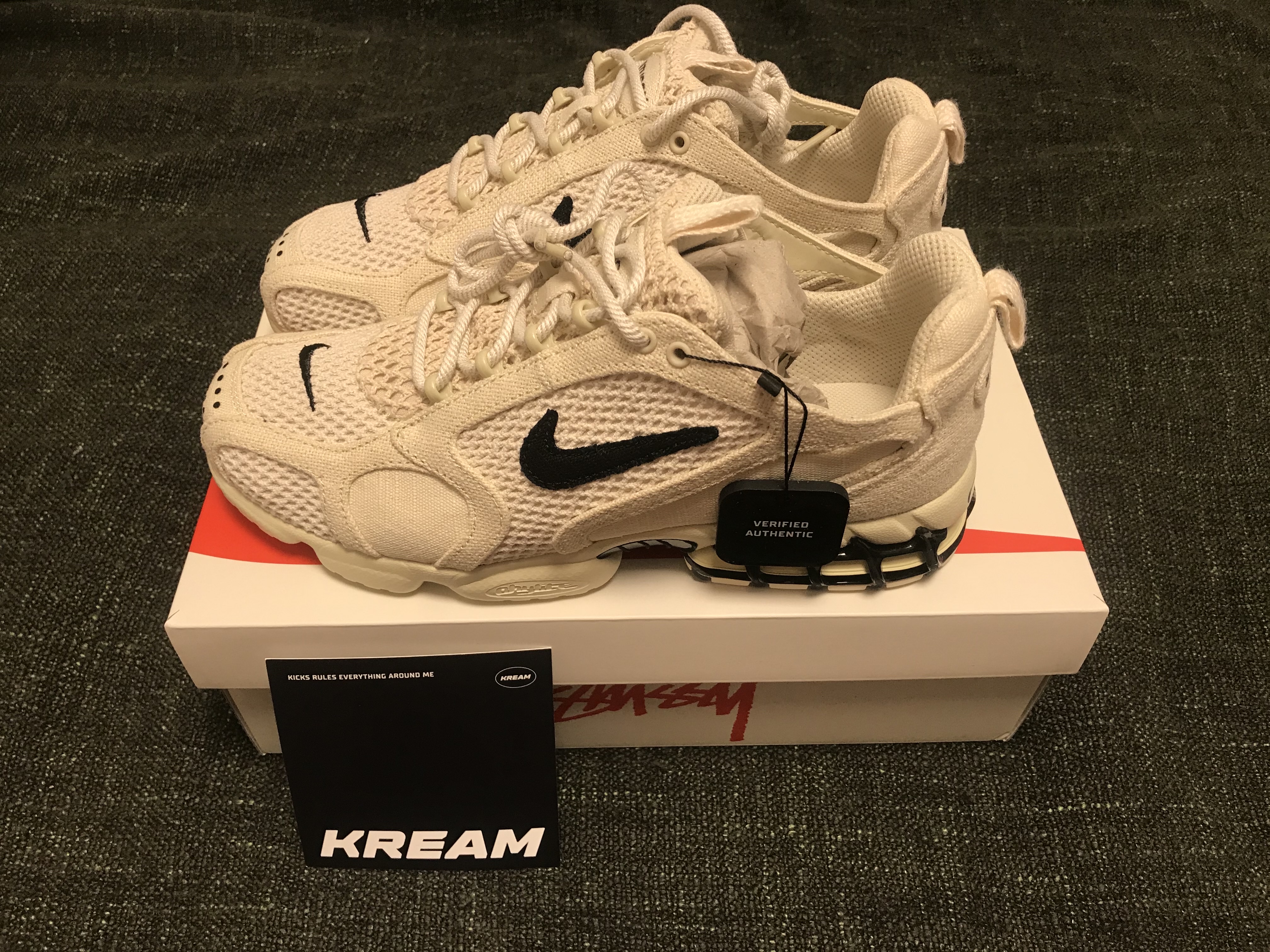 Nike x Stussy Air Zoom Spiridon Cage 2 Fossil 착용 스타일 - 2