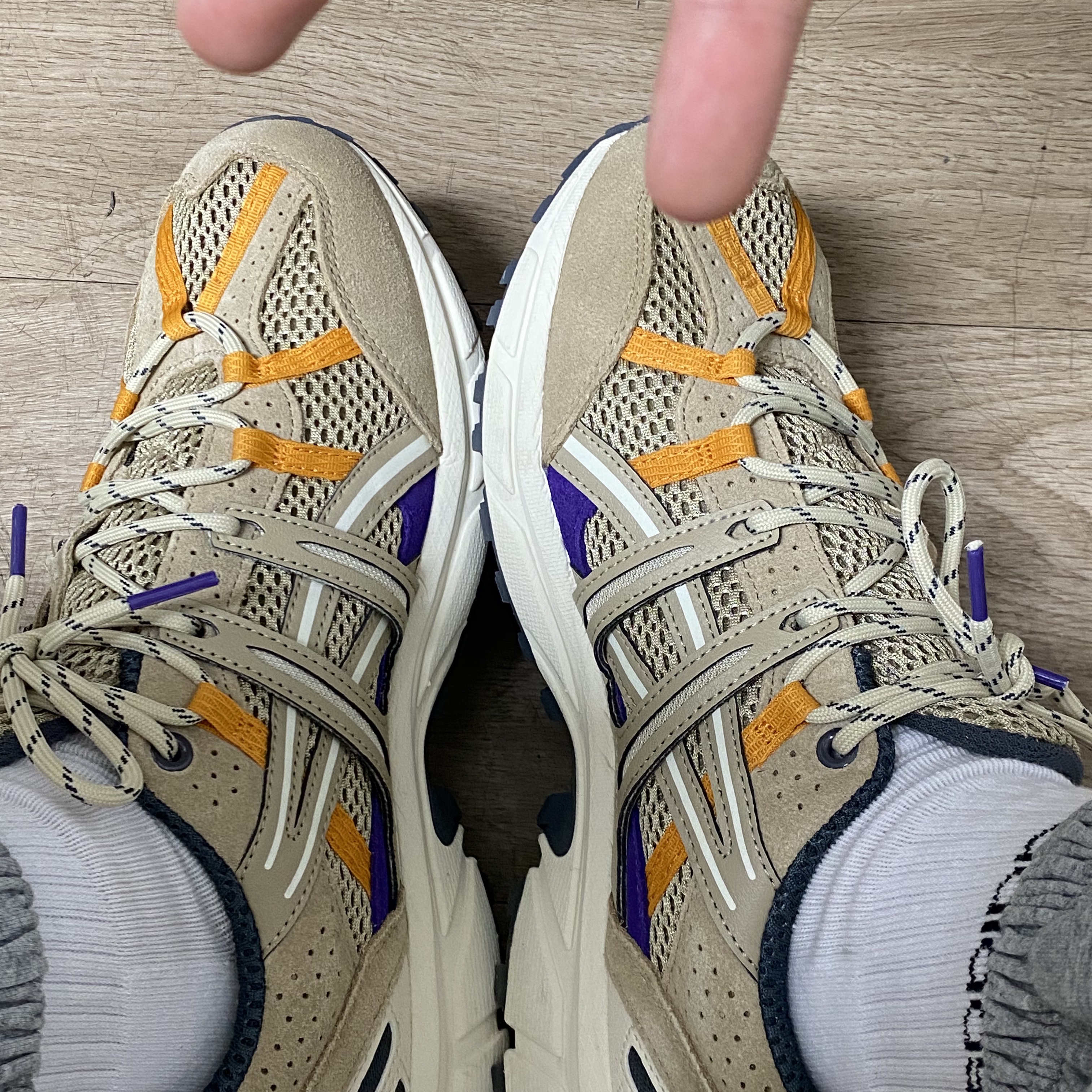 Asics Gel-Sonoma 15-50 Wood Crepe 착용 스타일