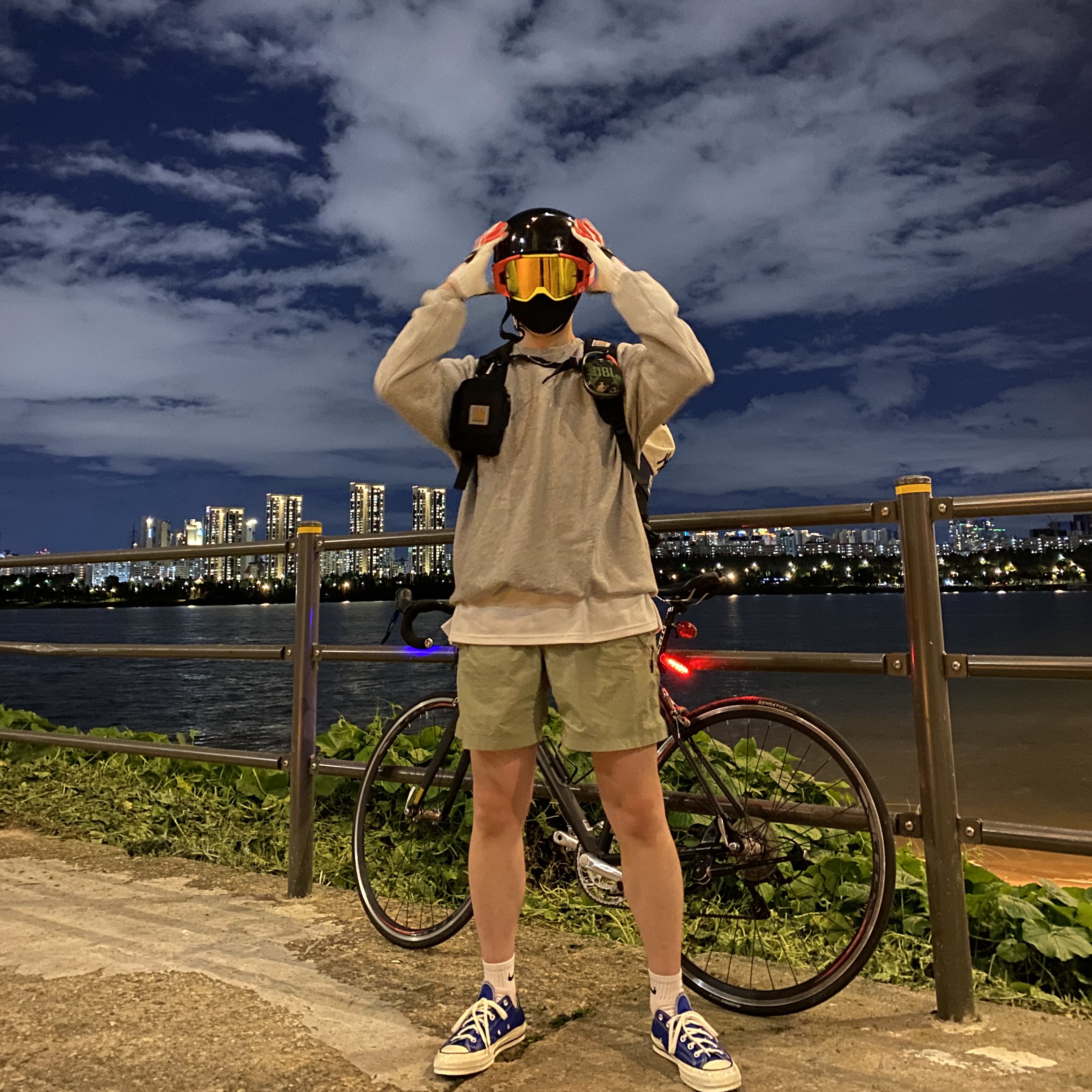 Supreme x Honda x Fox Racing Vue Goggle Red - 19FW, Supreme x Honda x Fox Racing Gloves Red - 19FW 착용 스타일 - 1
