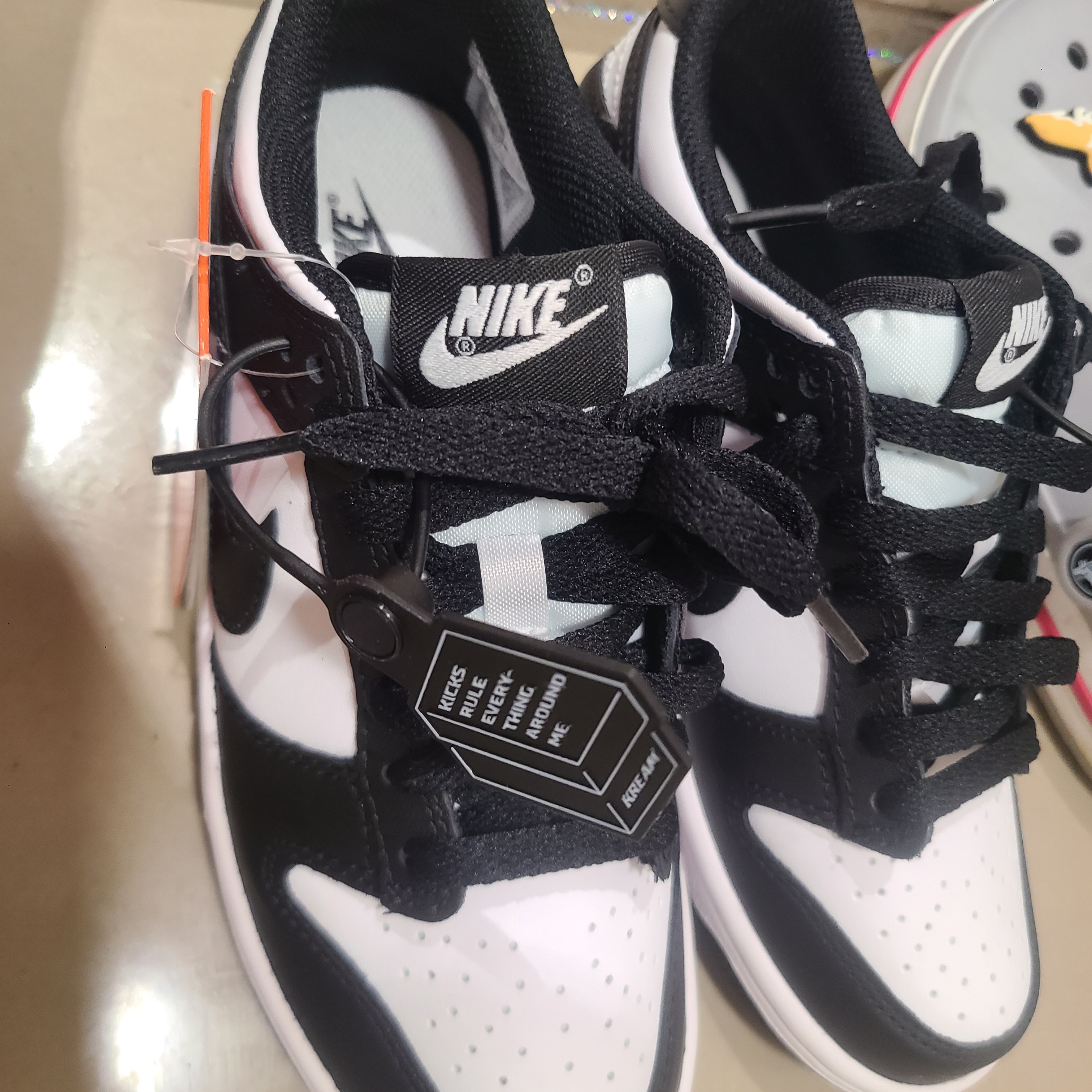 (GS) Nike Dunk Low Black 착용 스타일