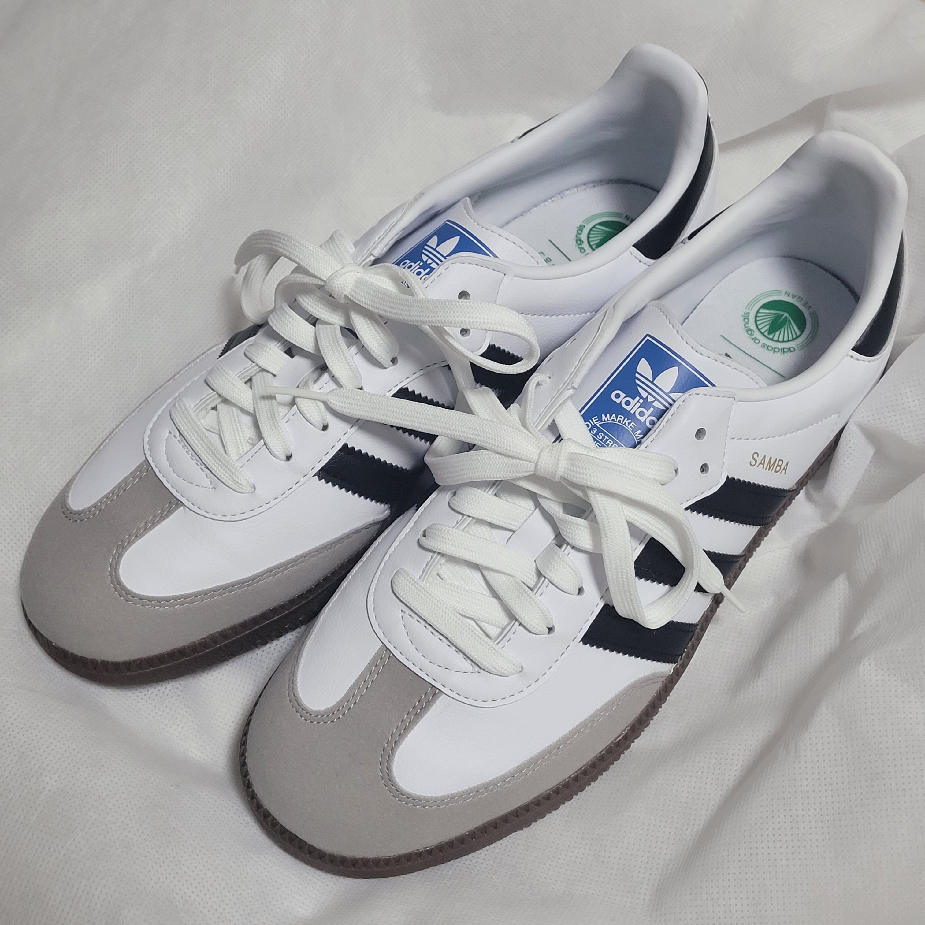 Adidas Samba Vegan White Black 착용 스타일 - 1